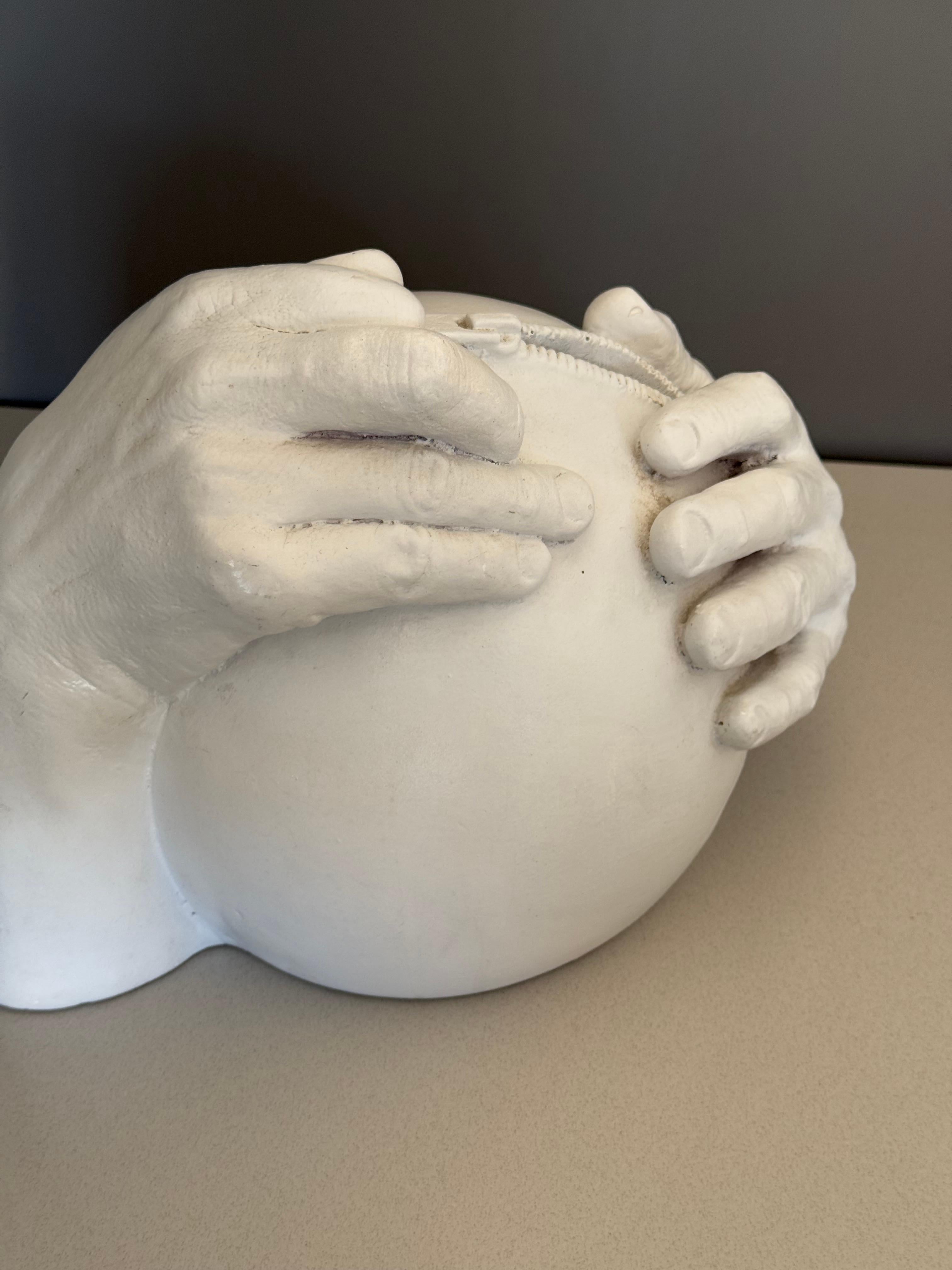 Americano Banca scultura Hands di Richard Etts in vendita