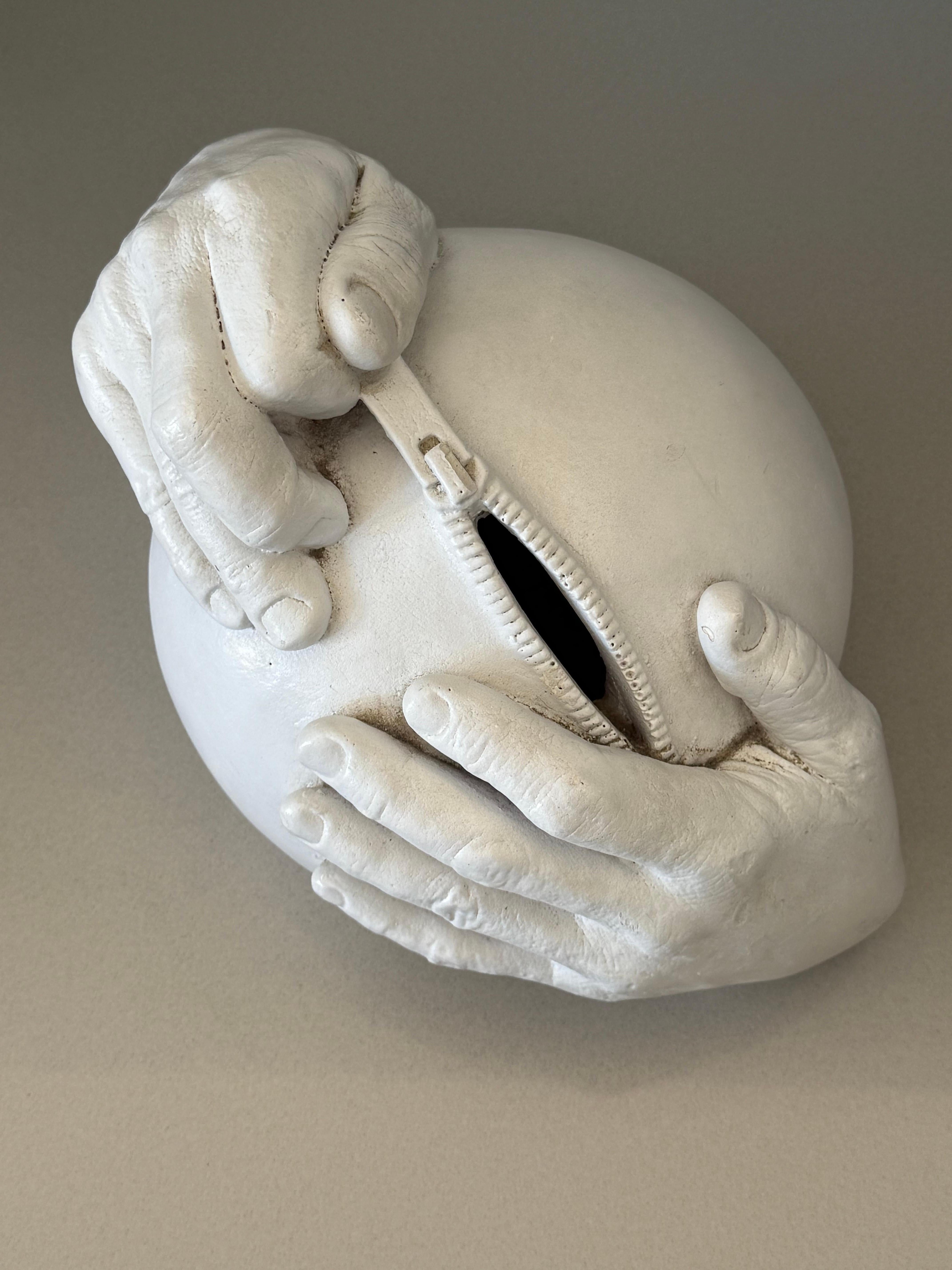 Fatto a mano Banca scultura Hands di Richard Etts in vendita