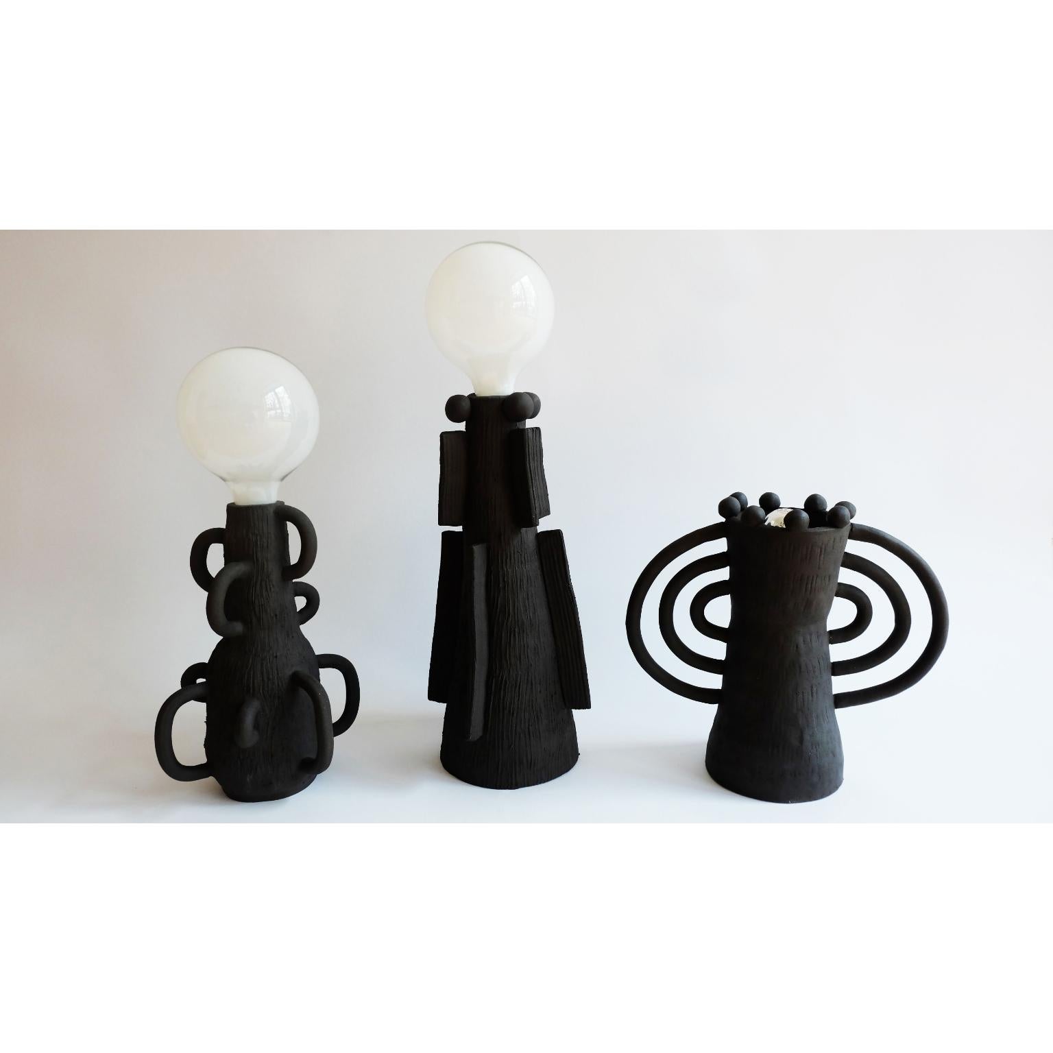 Autre Lampe de bureau Izzy sculptée à la main par Ia Kutateladze en vente