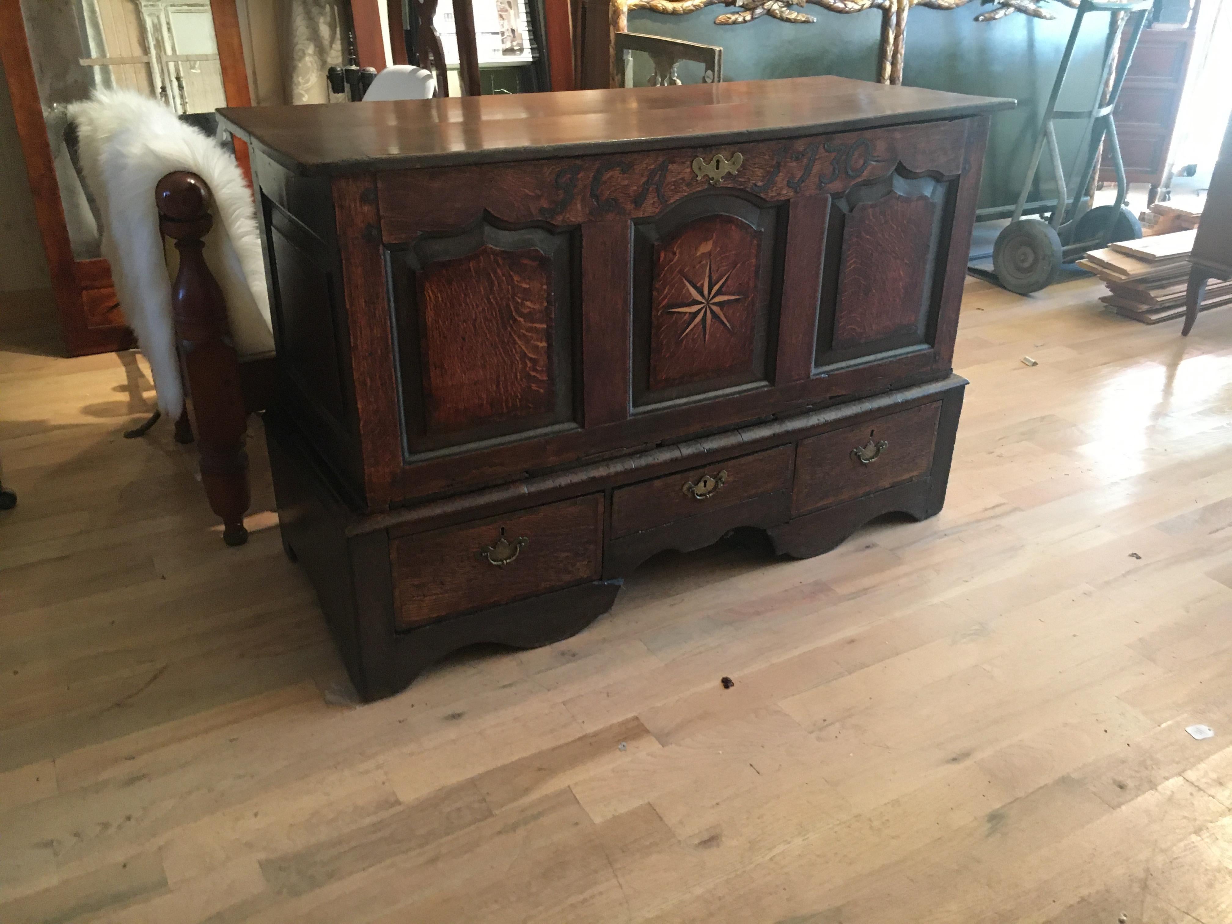 Handsome 18th Century English Oak Chest with Star Inlay, Dated 1730 Great Patina For Sale 5