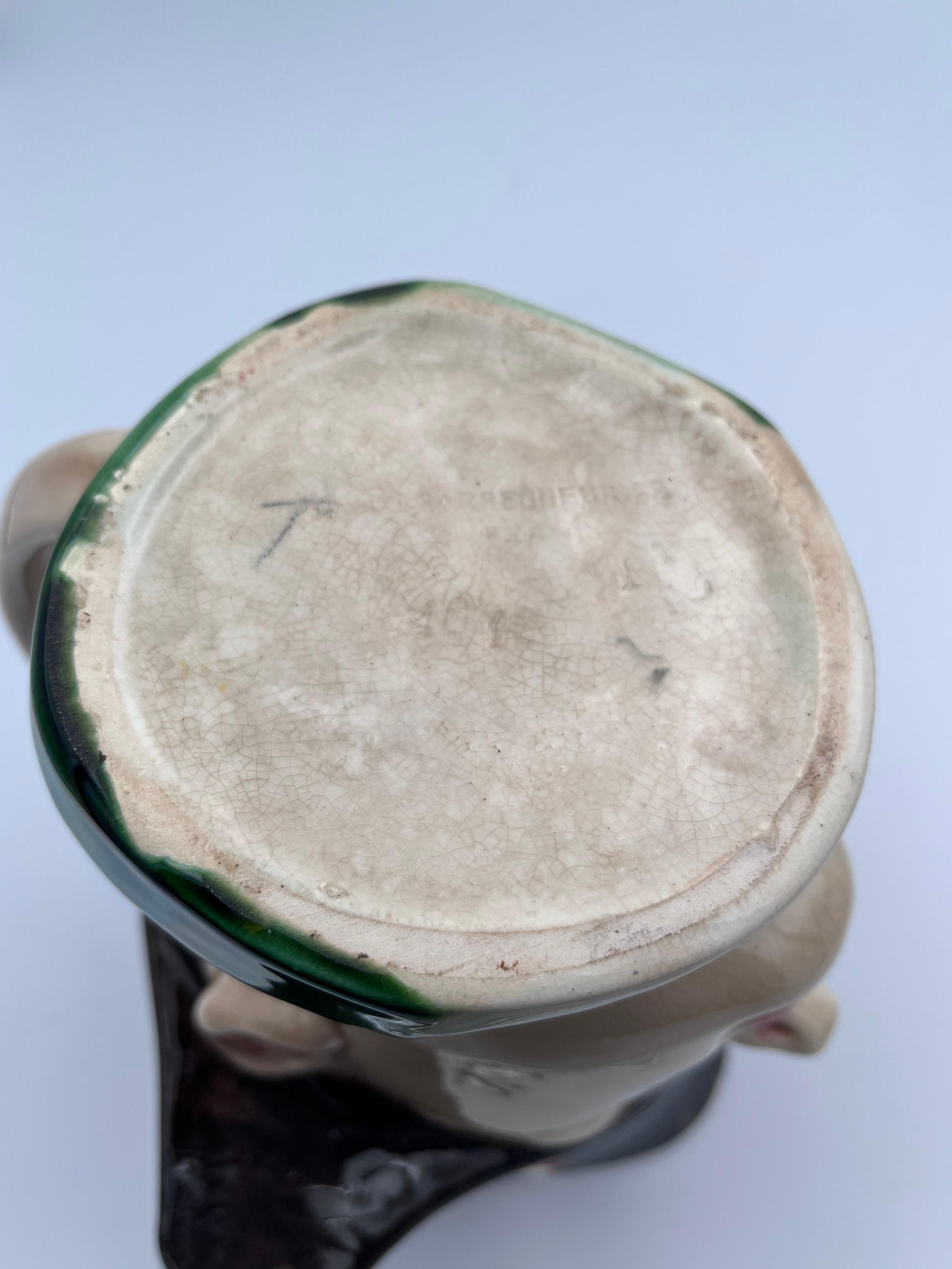 Handsome 1920er Napoleon Boneparte Sarreguemines Frankreich Majolika Charakter Becher im Angebot 4