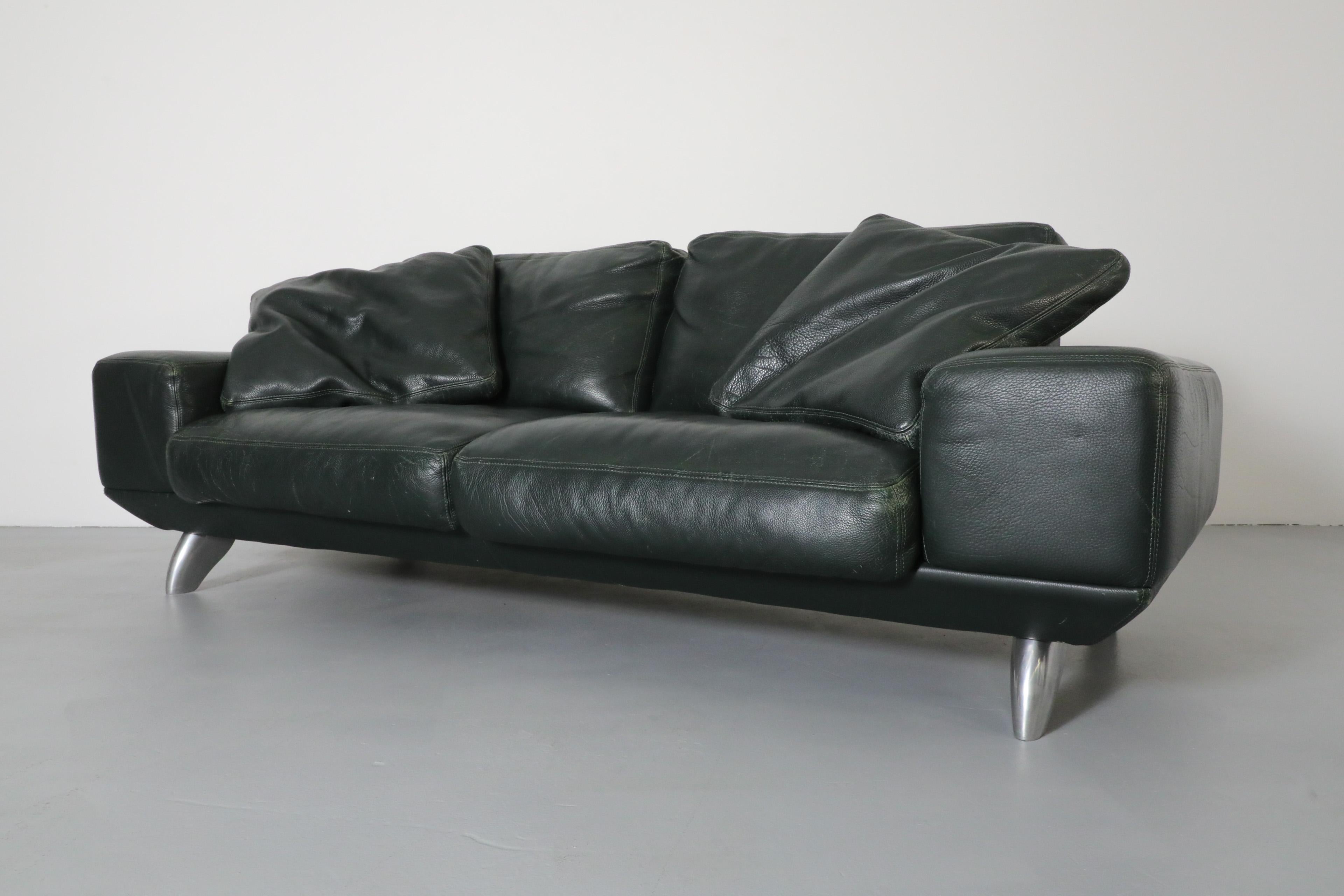 Handsome 80's Dark Green Leather Sofa by Molinari w/ Wide Arms & Metal Legs In Good Condition For Sale In Los Angeles, CA
