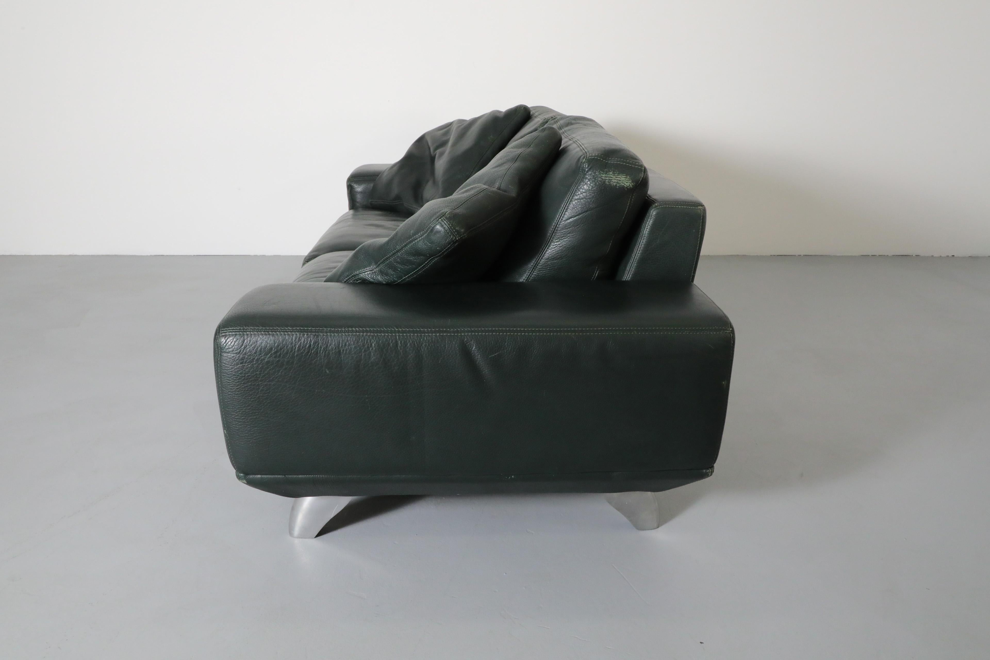 Late 20th Century Handsome 80's Dark Green Leather Sofa by Molinari w/ Wide Arms & Metal Legs For Sale