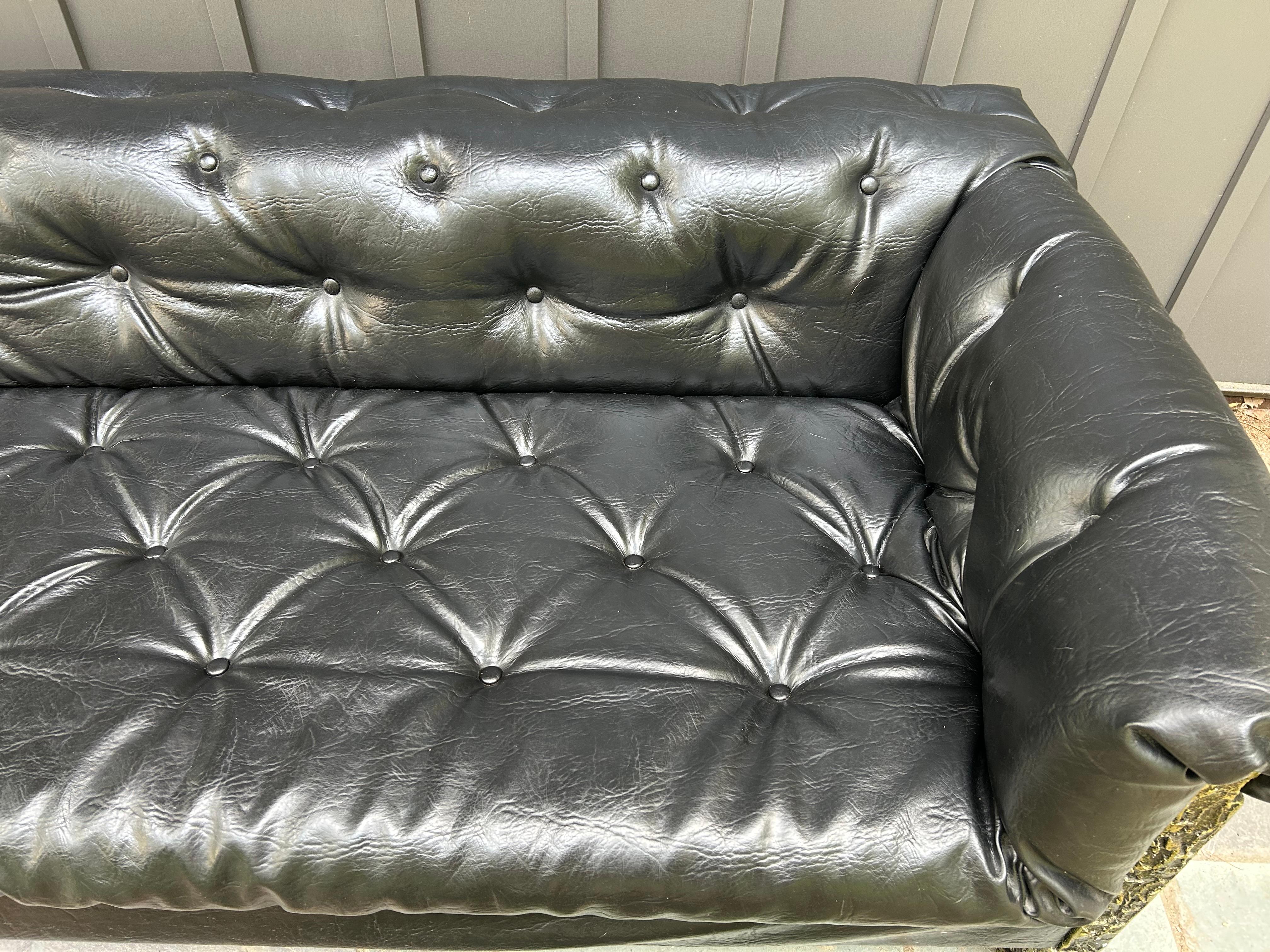 Handsome Adrian Pearsall Brutalist Goop Sofa Tufted Chesterfield Mid-Century Mod For Sale 4