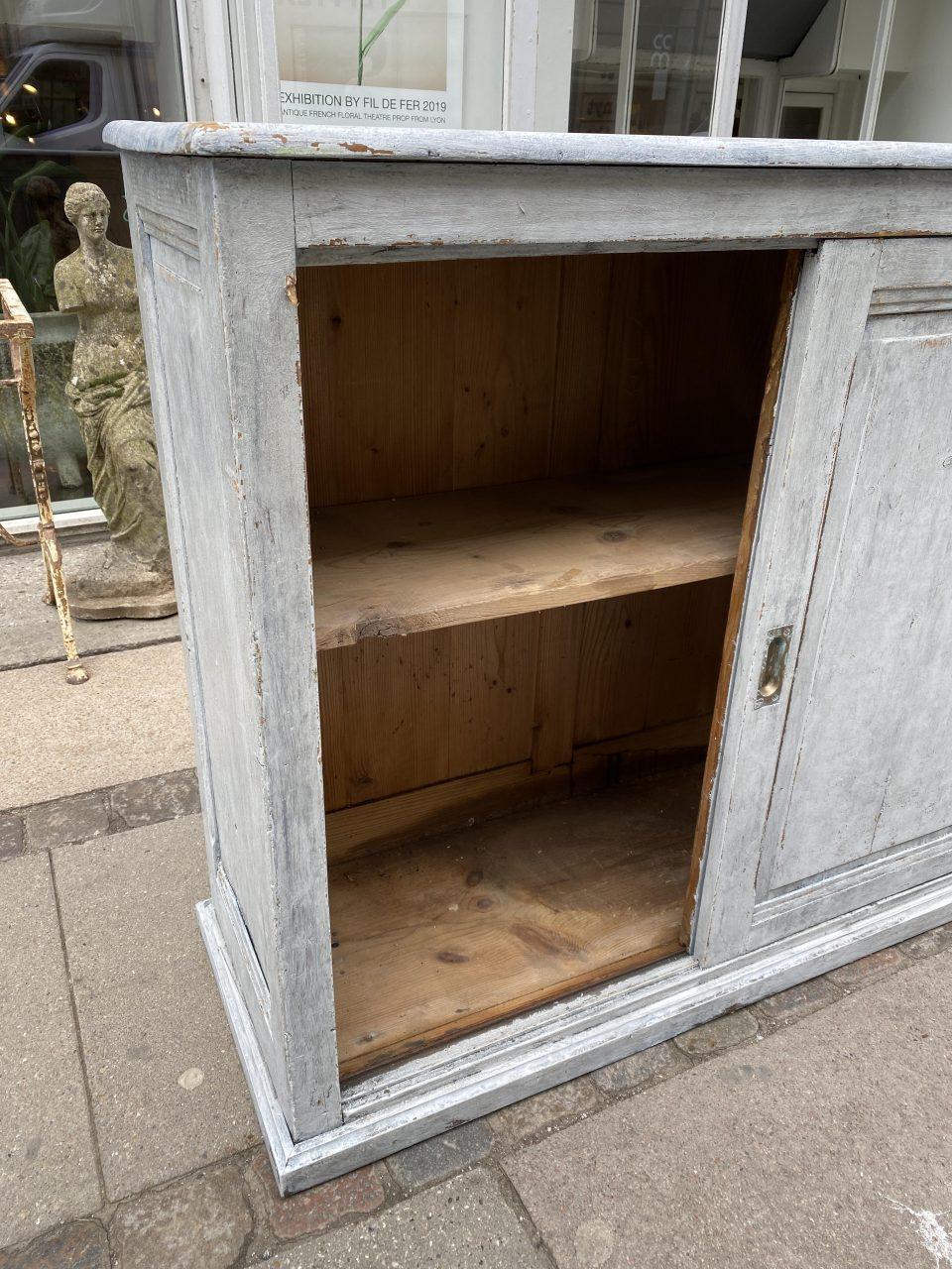 Handsome and Large Pale Grey Side Board, France, 1900 For Sale 2