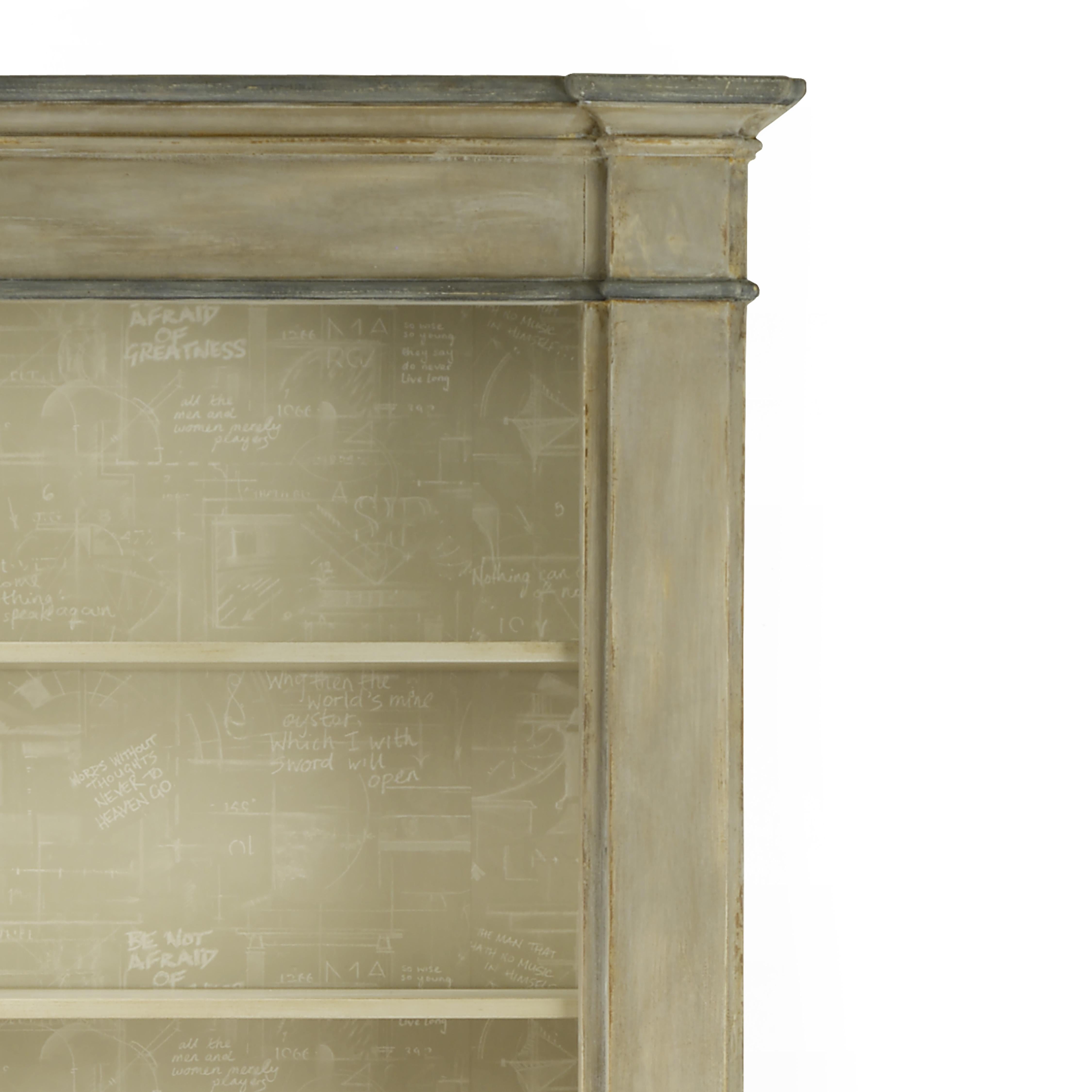 Italian Handsome and Refined Bookcase for a Cosy Corner For Sale