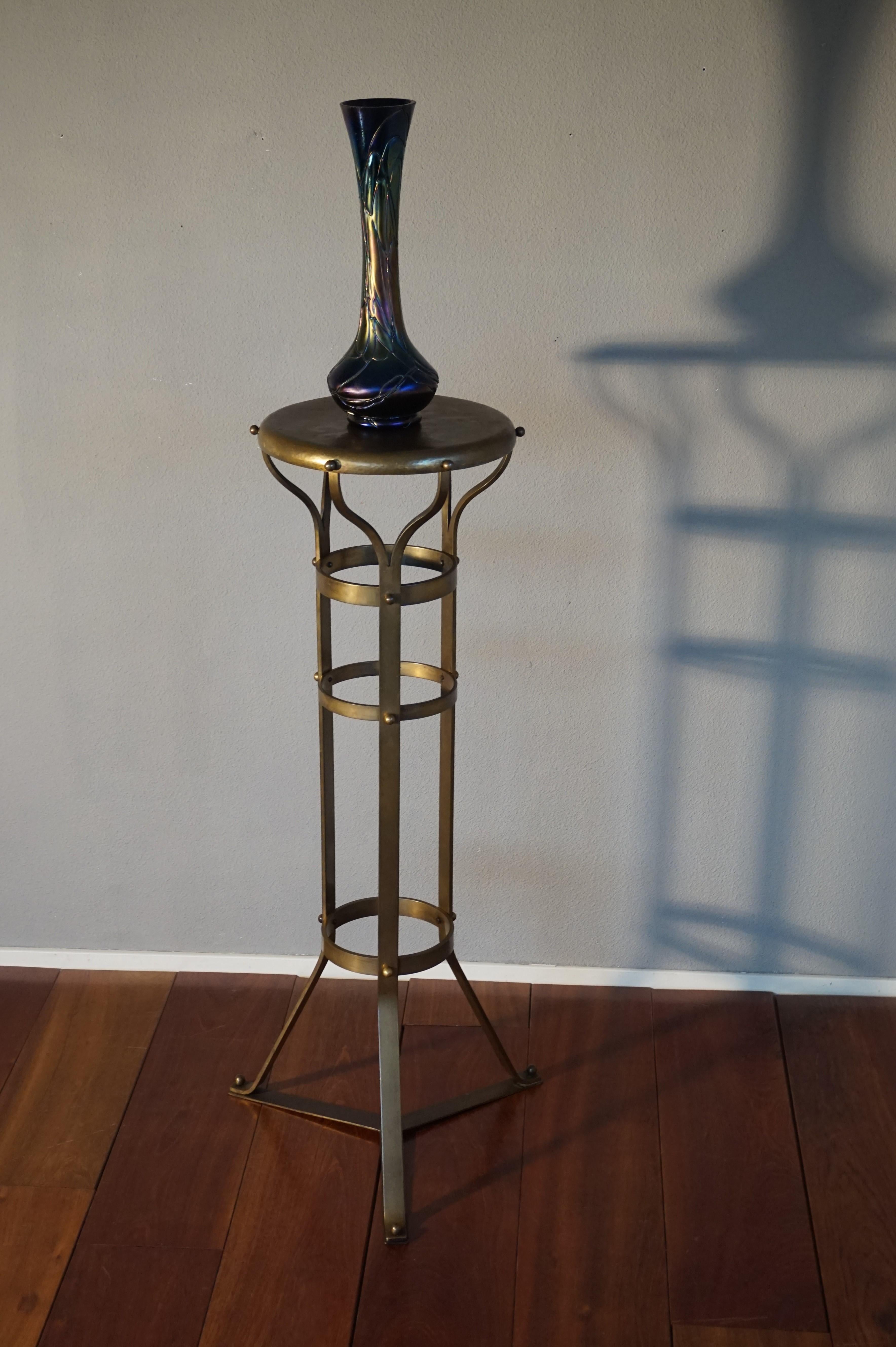 Striking and Top Quality Made Solid Brass Arts & Crafts Pedestal Sculpture Stand 3
