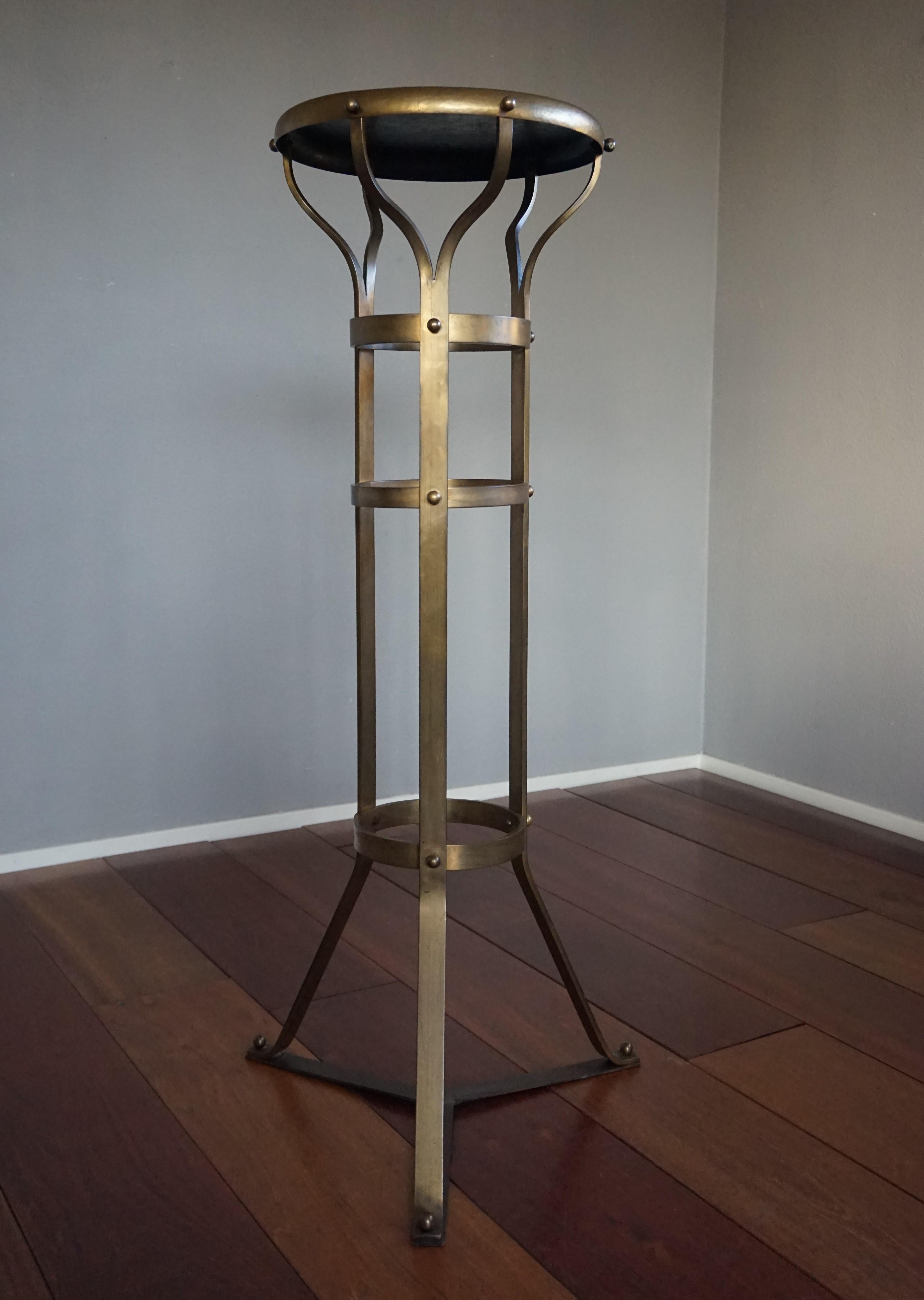 Striking and Top Quality Made Solid Brass Arts & Crafts Pedestal Sculpture Stand 7