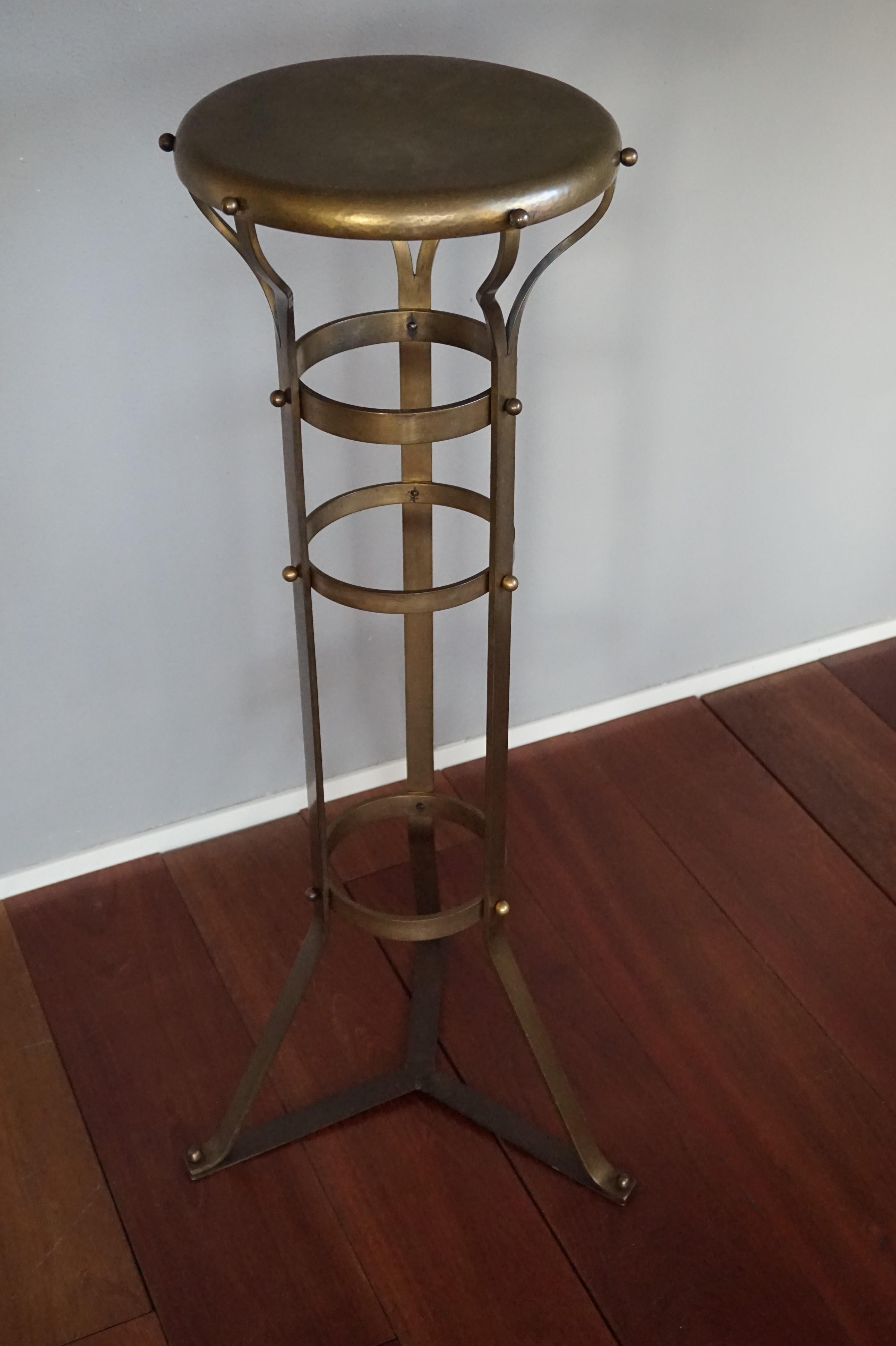 Striking and Top Quality Made Solid Brass Arts & Crafts Pedestal Sculpture Stand 12