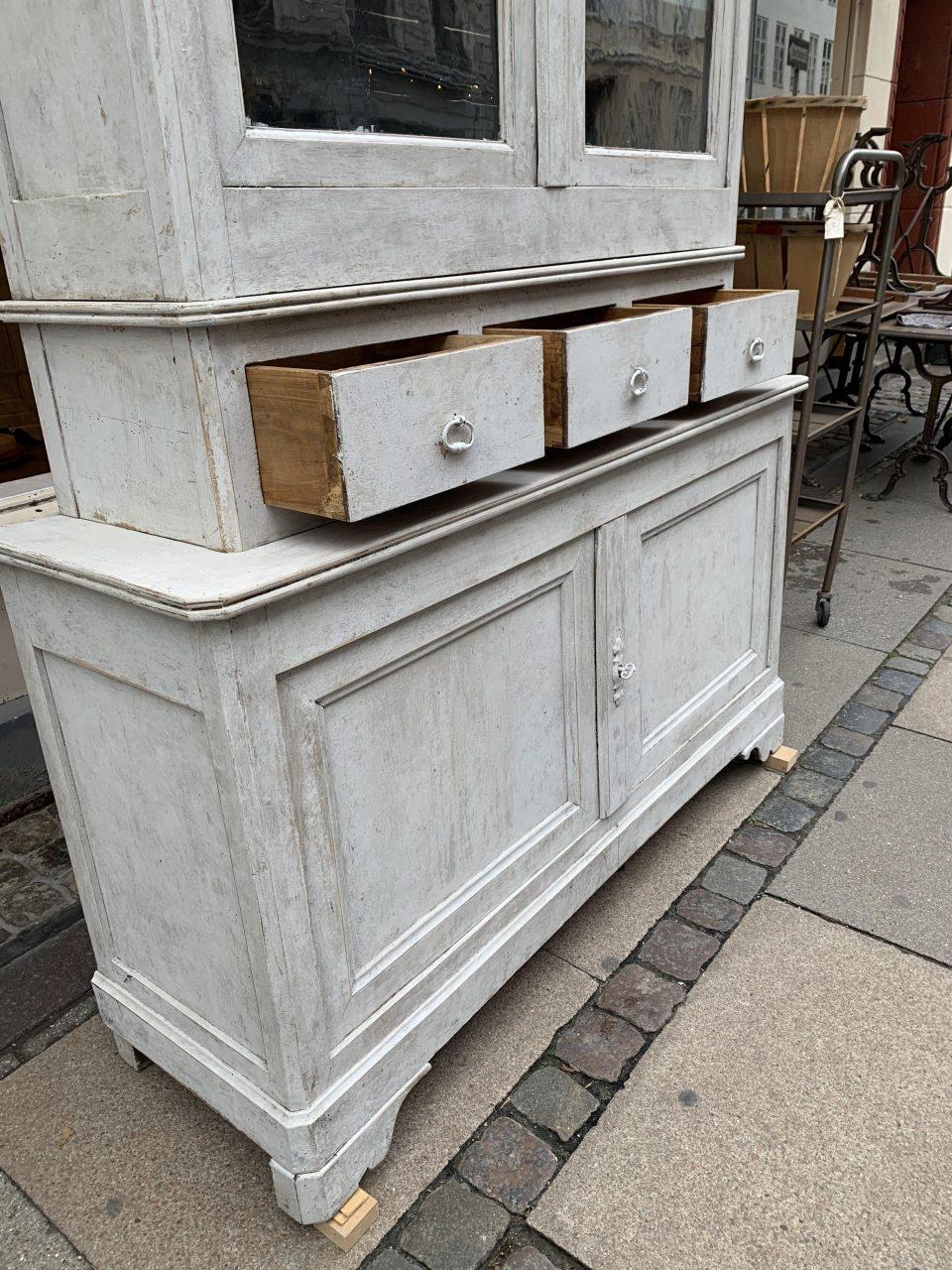 Handsome Antique 3-Part Kitchen Display Cabinet, France Early 1900 In Good Condition For Sale In Copenhagen K, DK