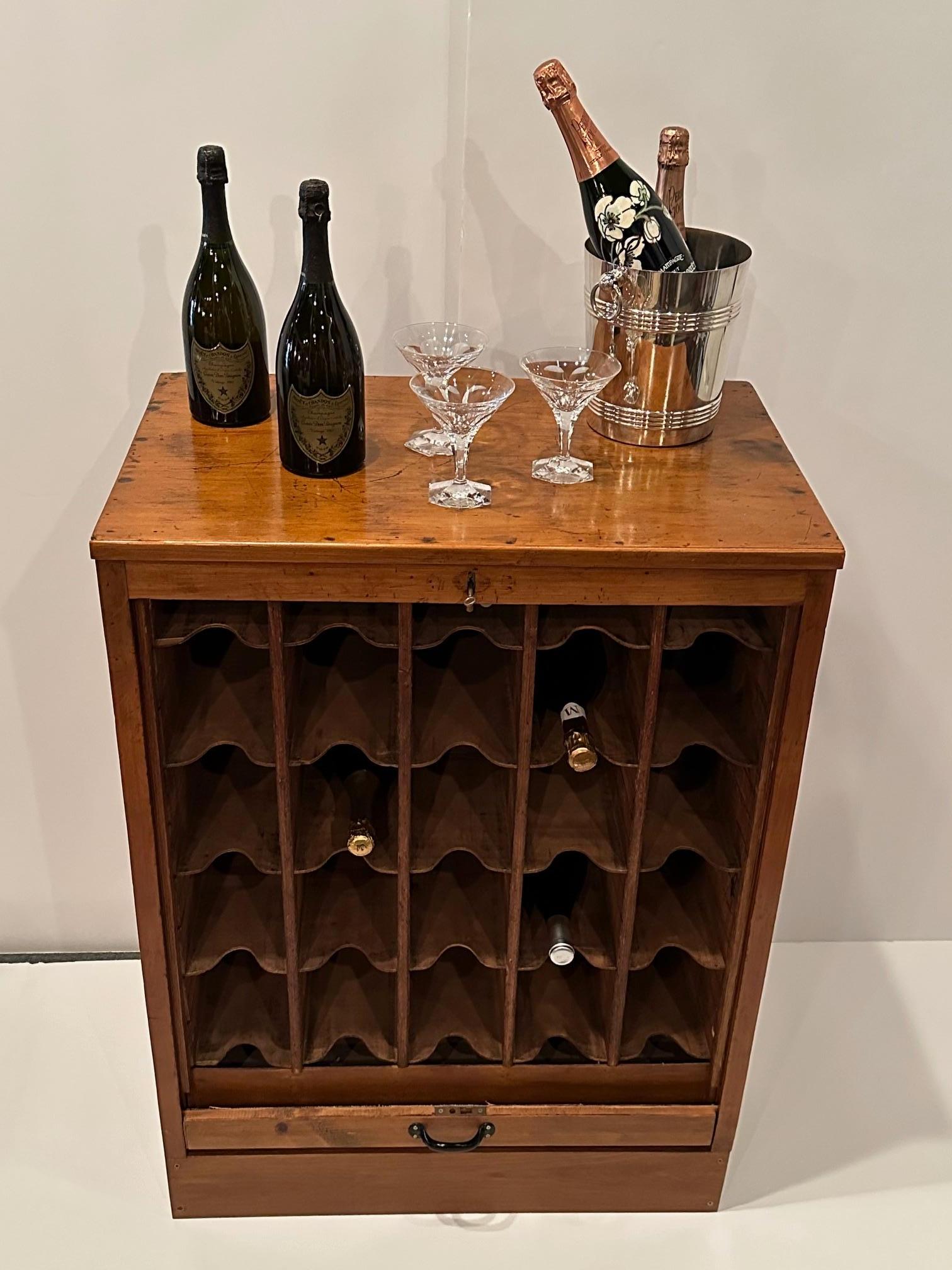 Bellissimo mobile da vino in Oak Oak antico in vendita 4