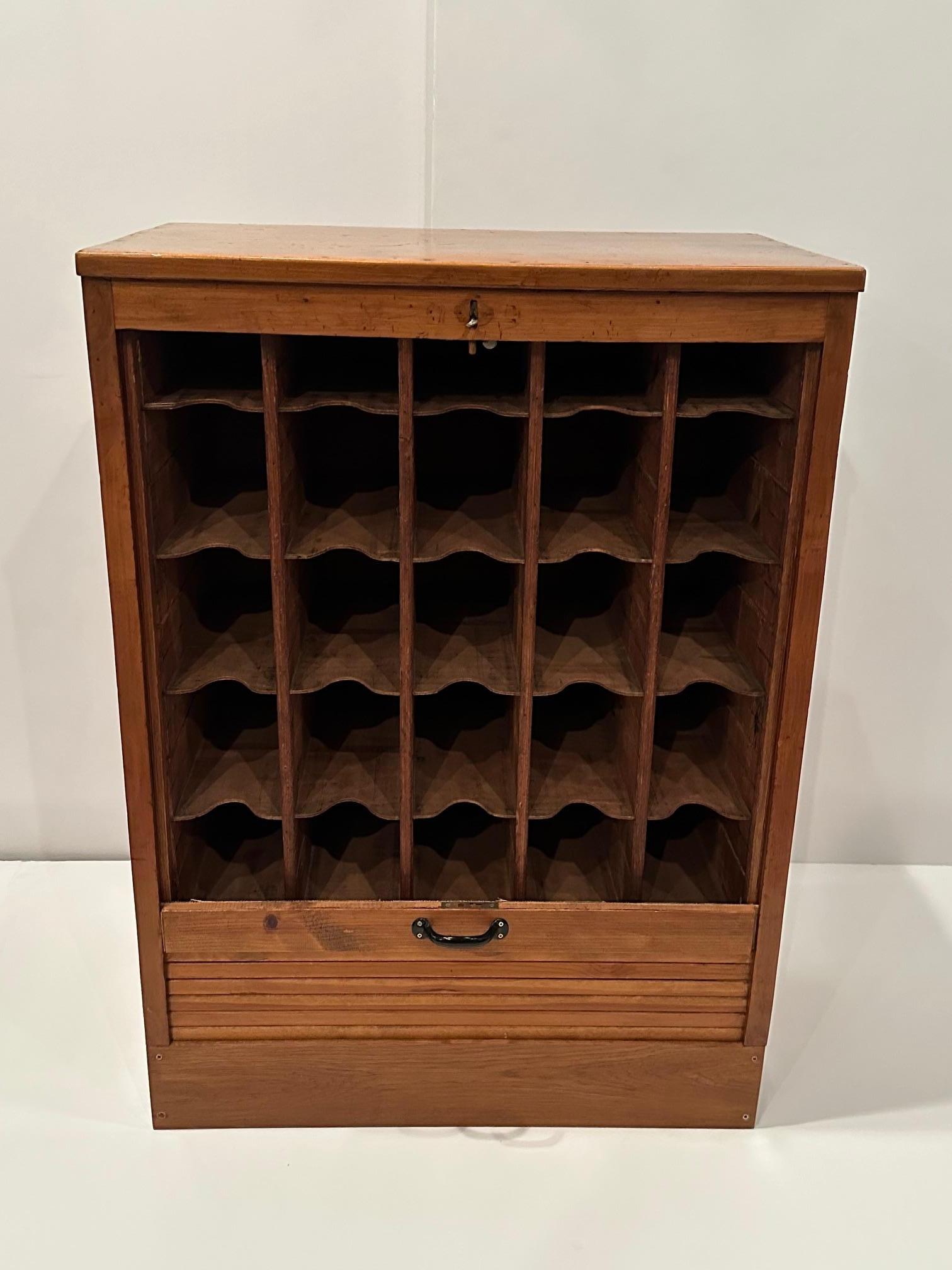 Bellissimo mobile da vino in Oak Oak antico in vendita 7