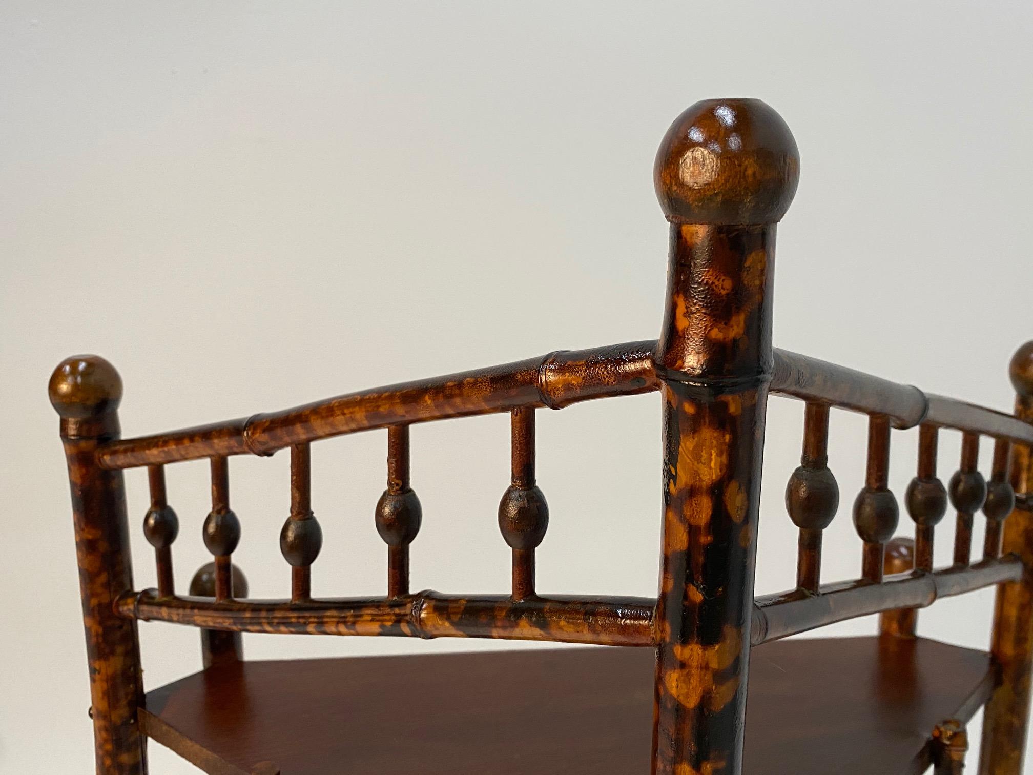Handsome Antique English Bamboo Corner Shelves Bookcase In Good Condition In Hopewell, NJ