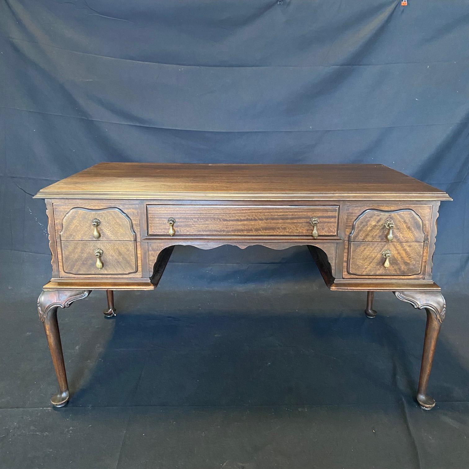 Handsome Antique French Louis XV Style Writing Table or Desk For Sale 4