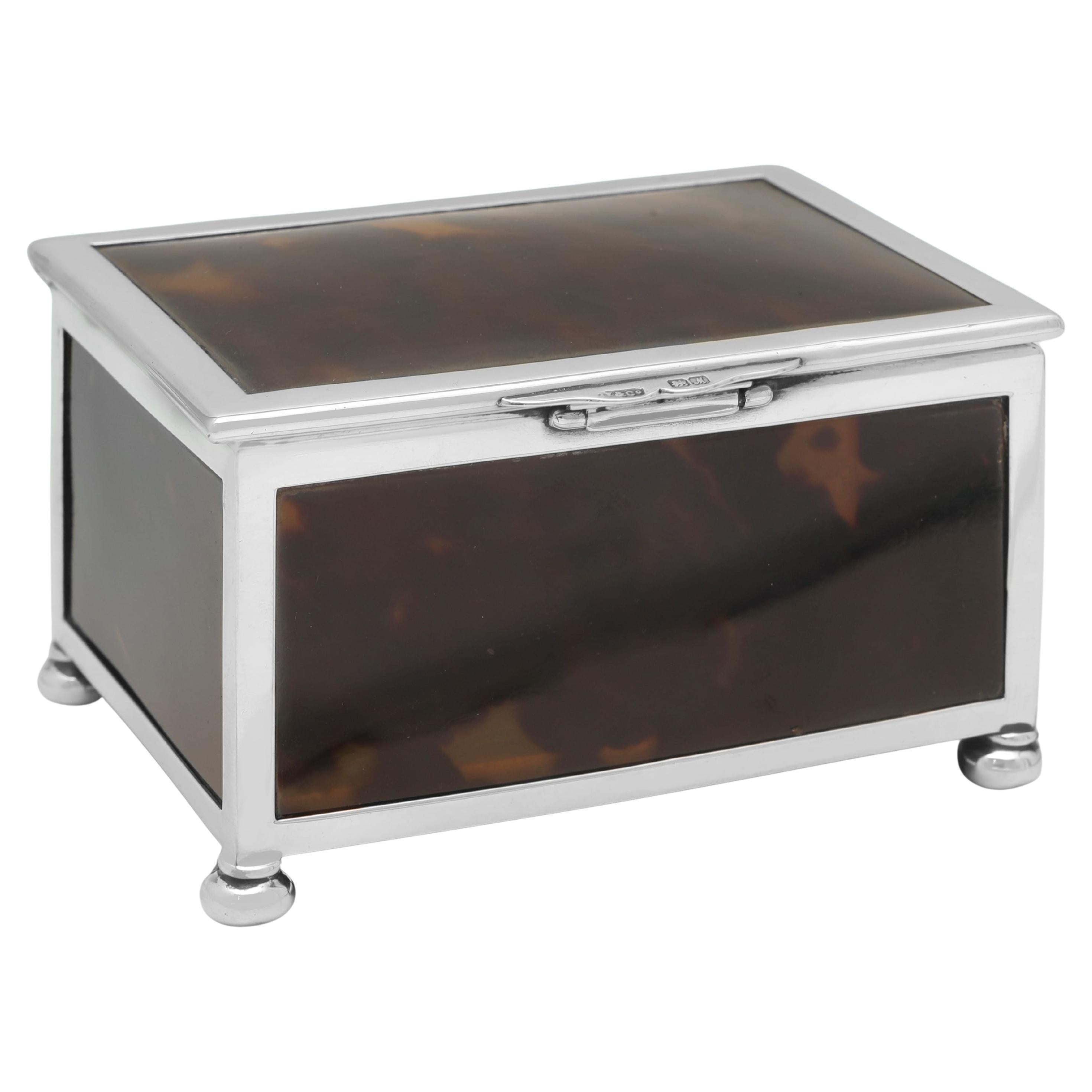 Handsome antique jewellery box made in Chester in 1912 by Grey & Co.