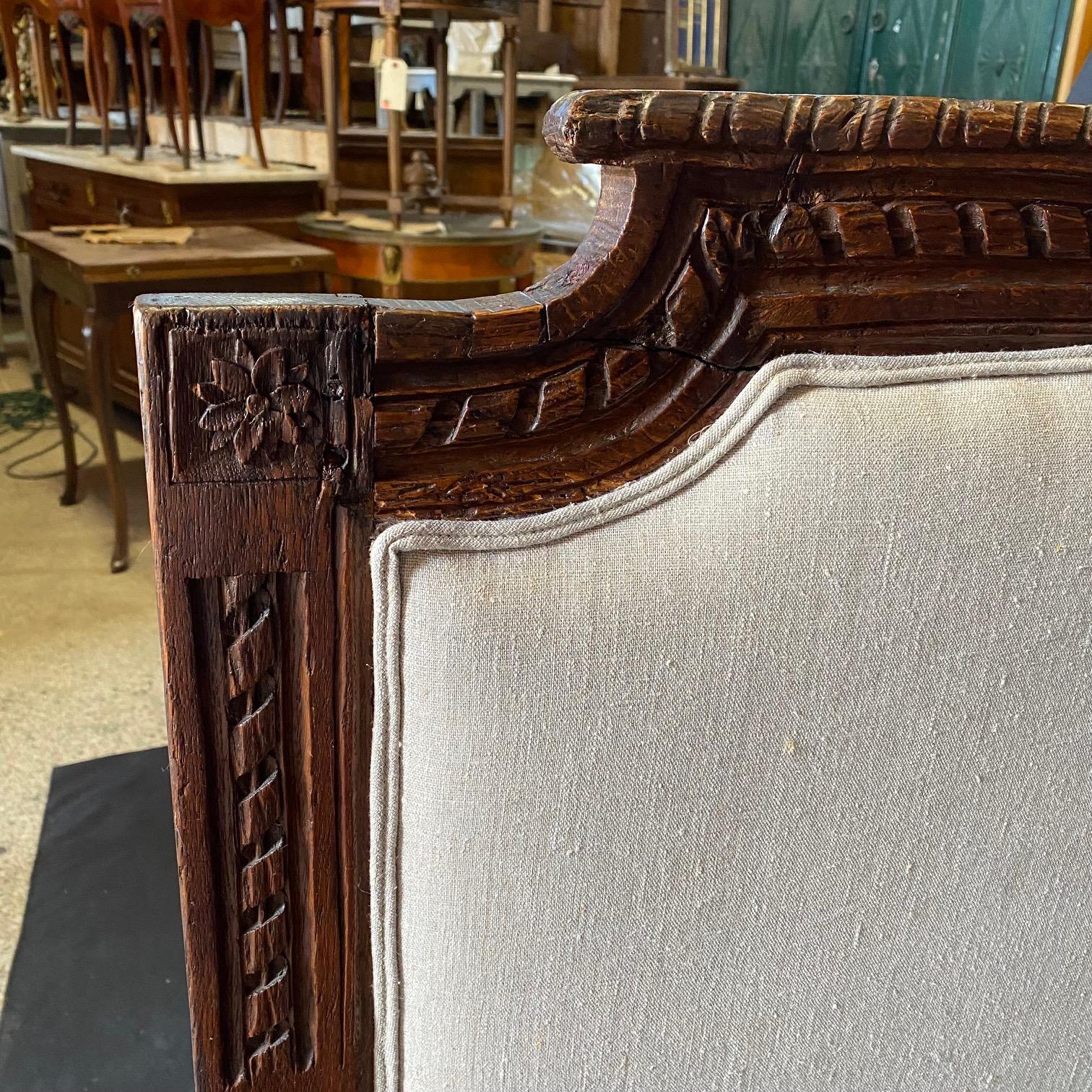 Handsome Antique Newly Upholstered Highly Carved Elizabethan Daybed   For Sale 1