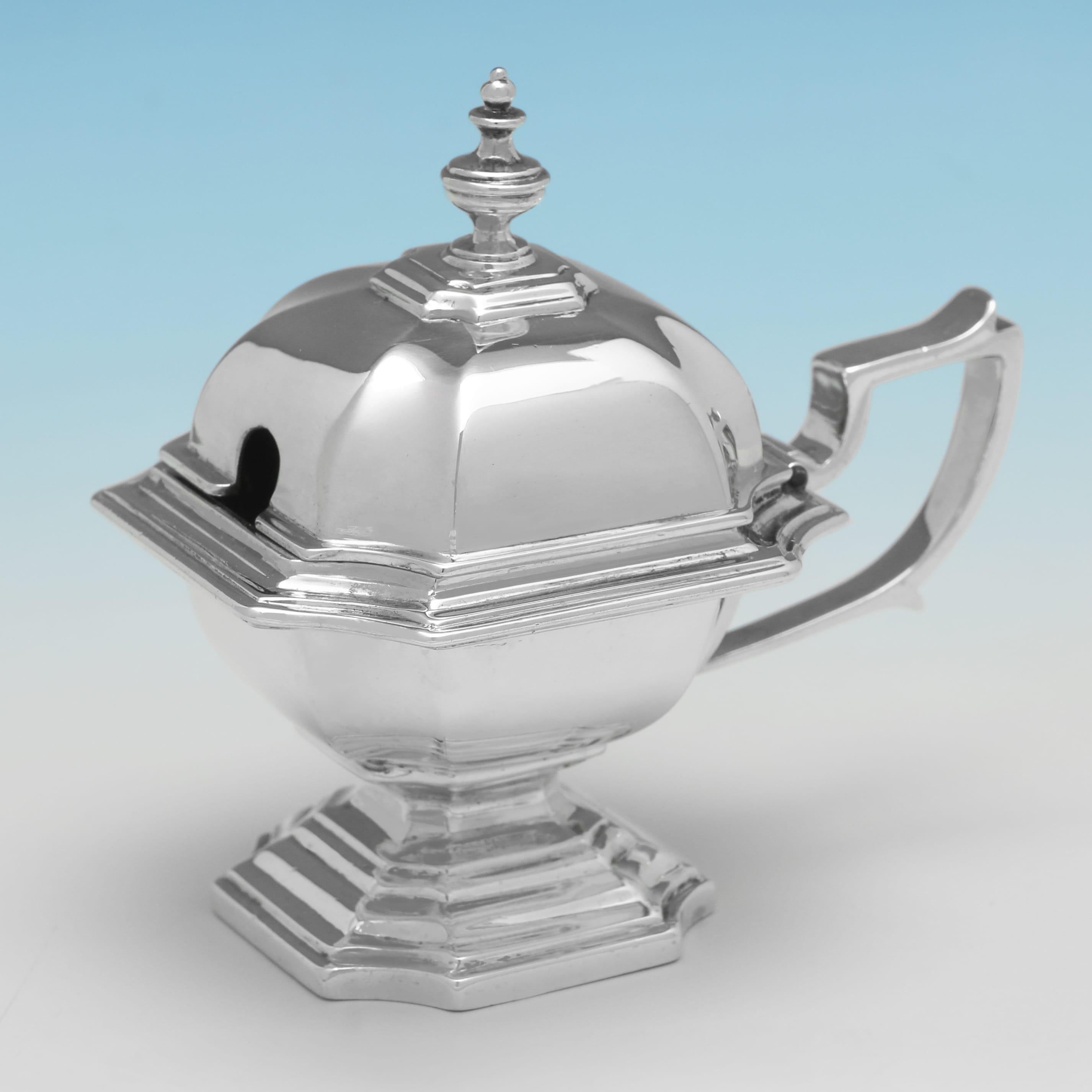 Art Deco Handsome art deco period silver condiment set by Richard Comyns London 1929 For Sale