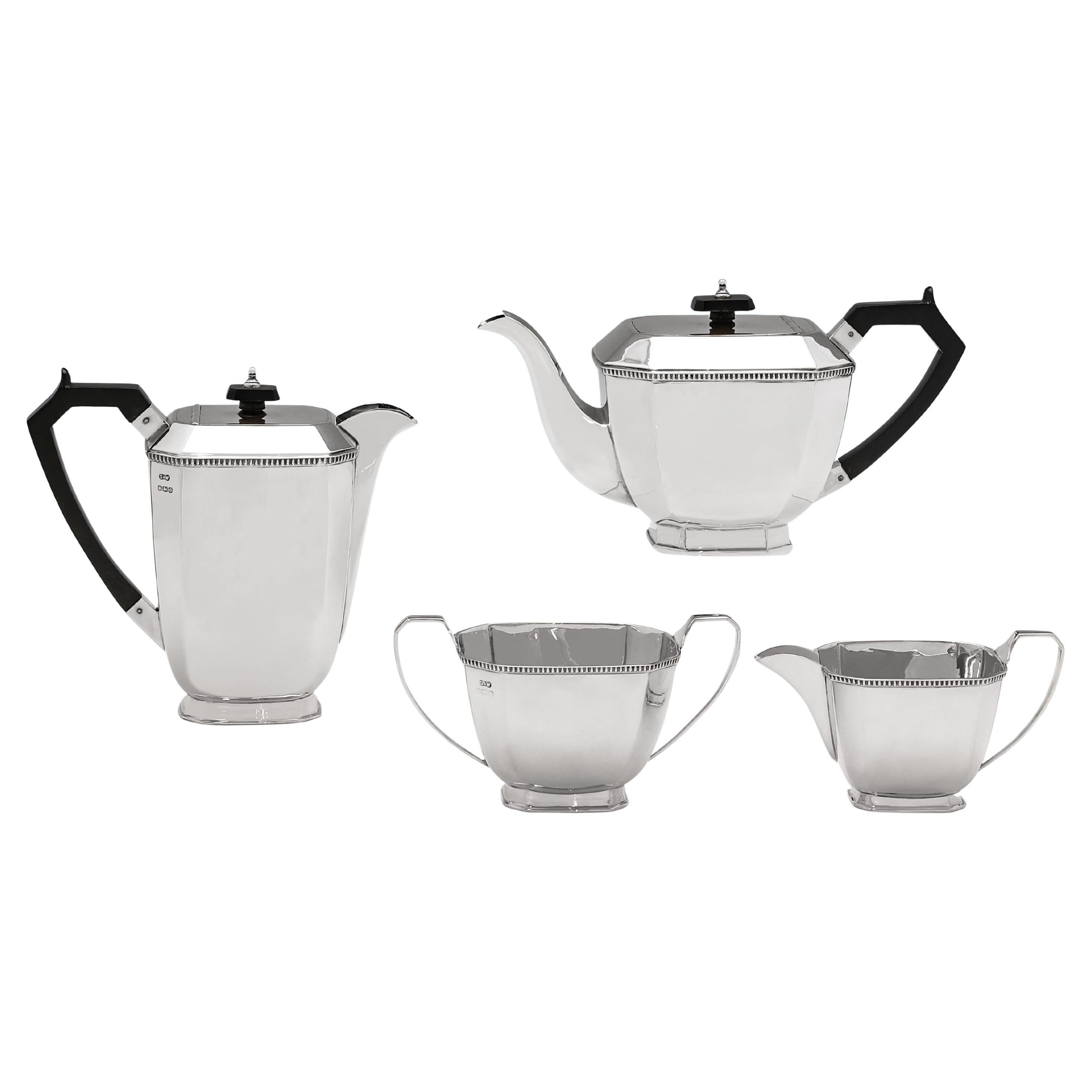 Precioso juego de té de 4 piezas de plata de ley art decó fabricado en Sheffield en 1945