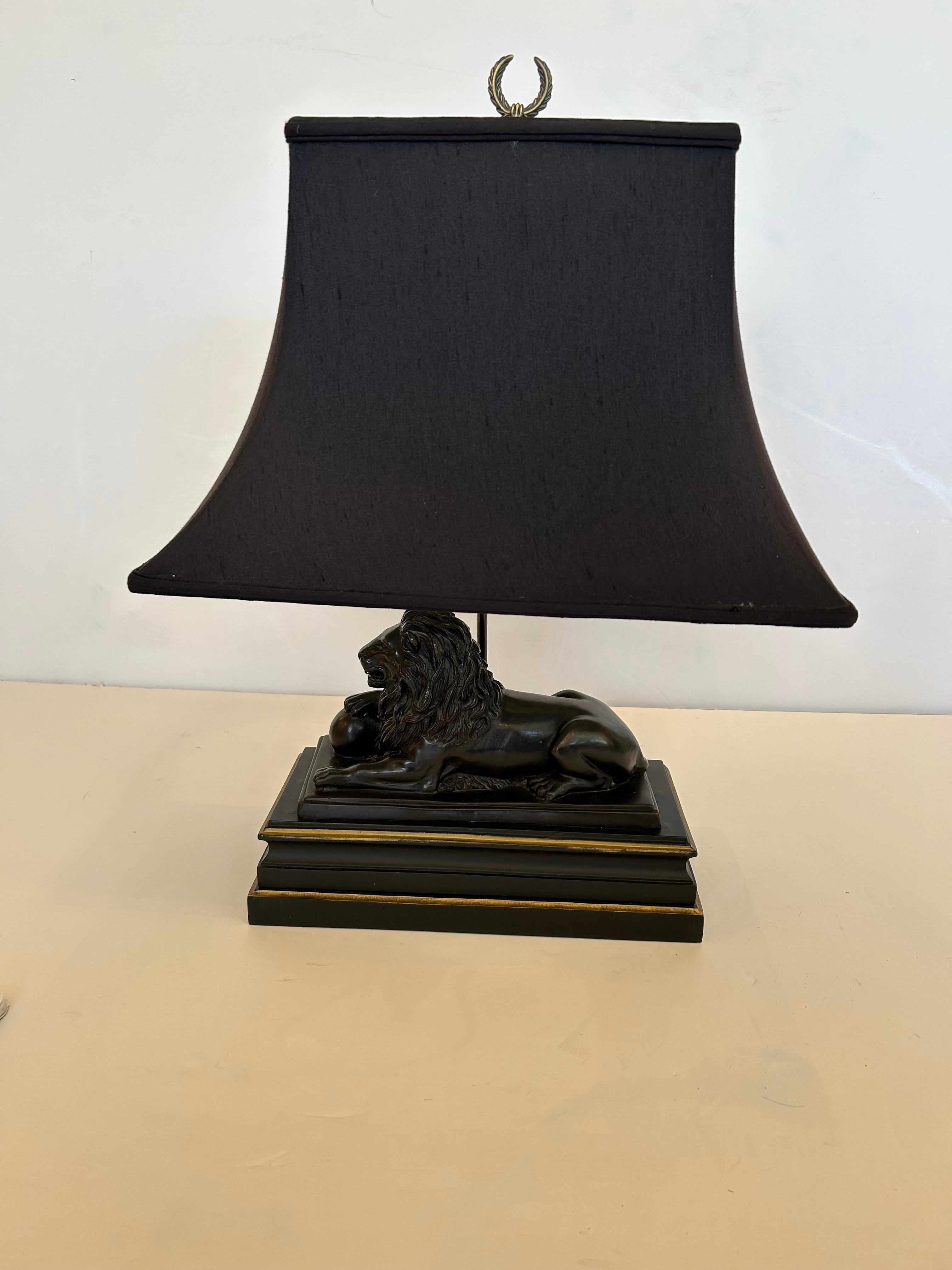 Neoclassical Handsome Black & Gold Lion Motif Table Lamp For Sale