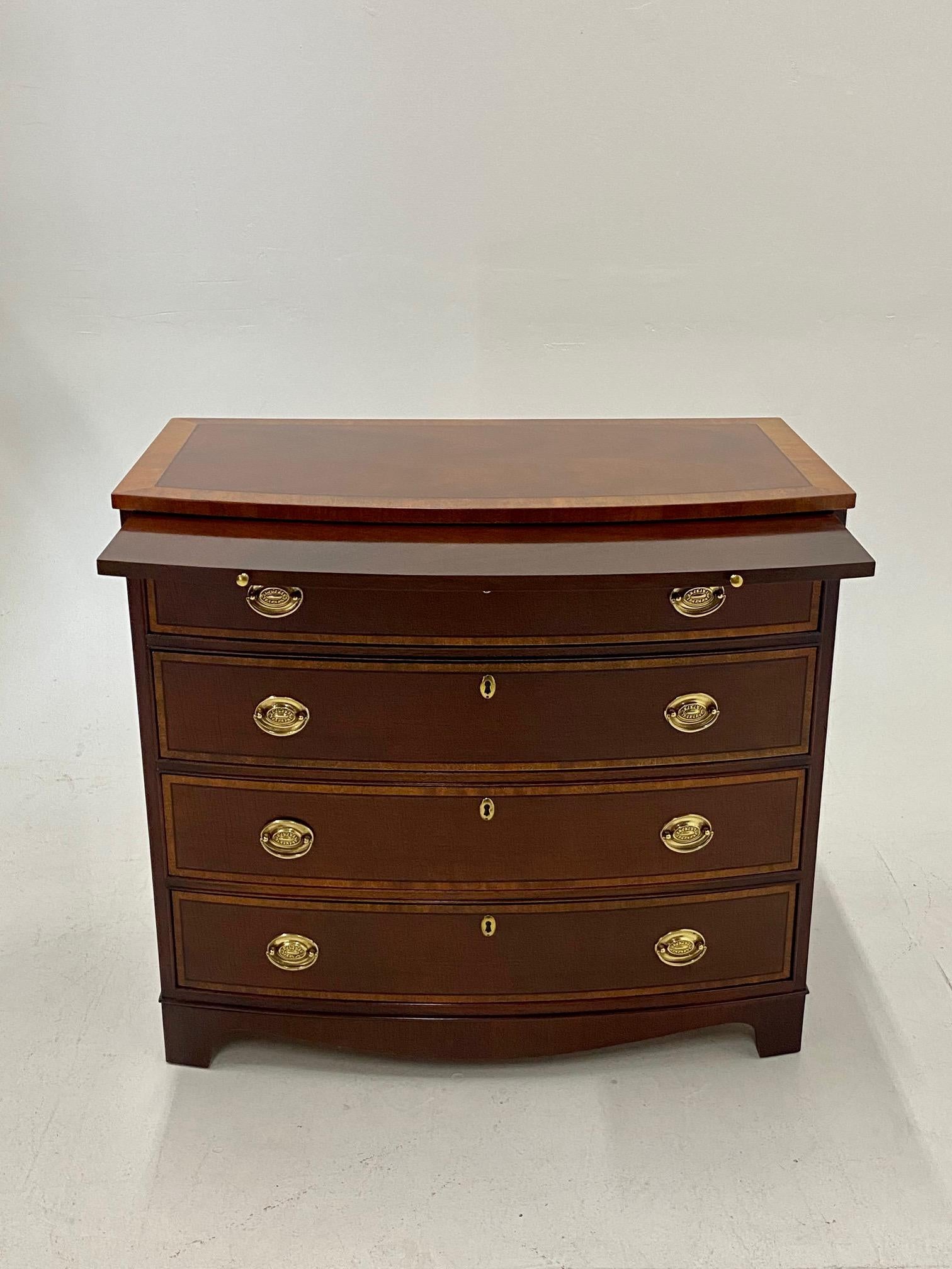Handsome Bow Front Mahogany and Satinwood Bachelors Chest of Drawers 3