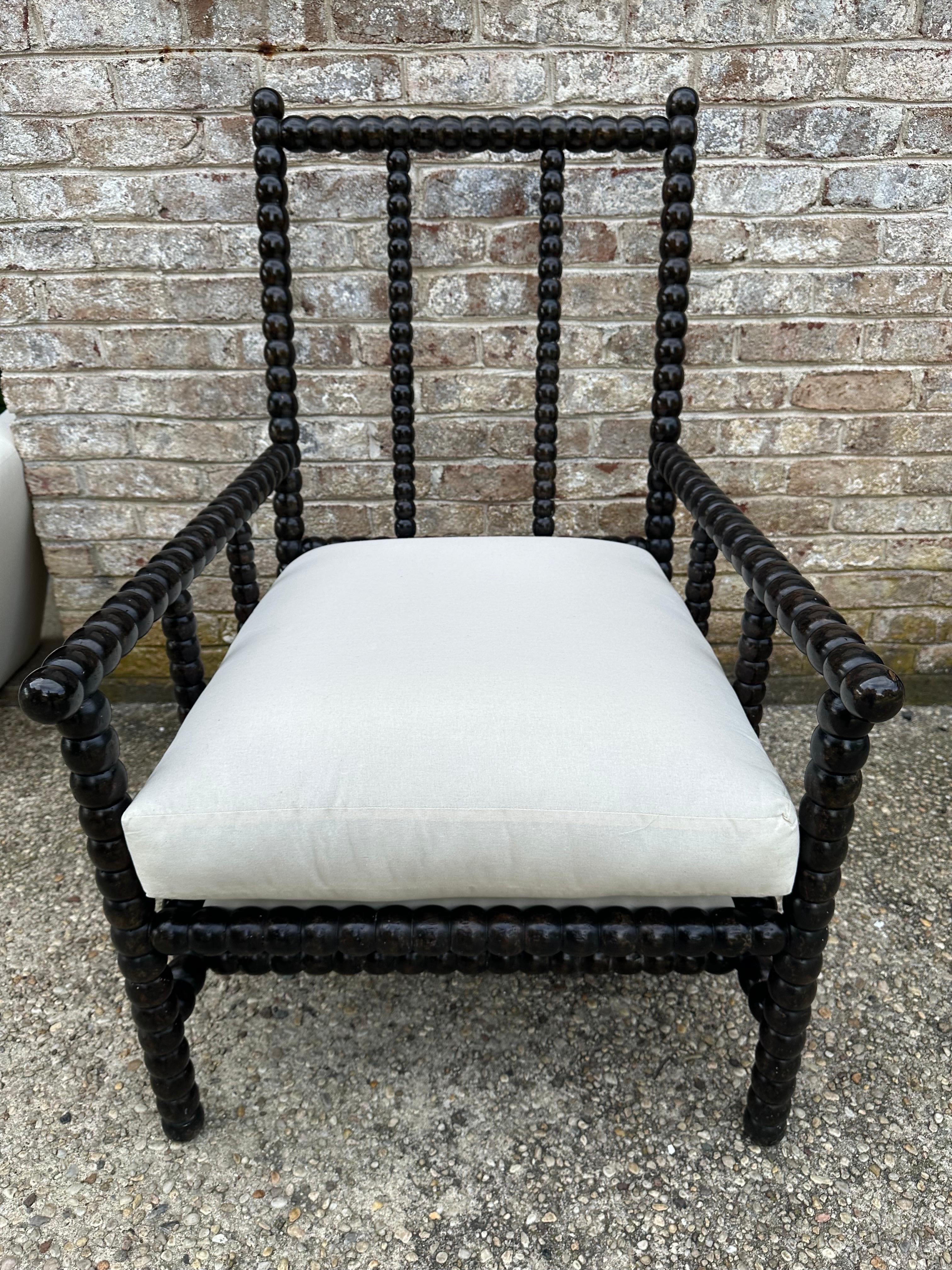 20ième siècle Belle chaise à bobine ou à bobine sculptée en vente