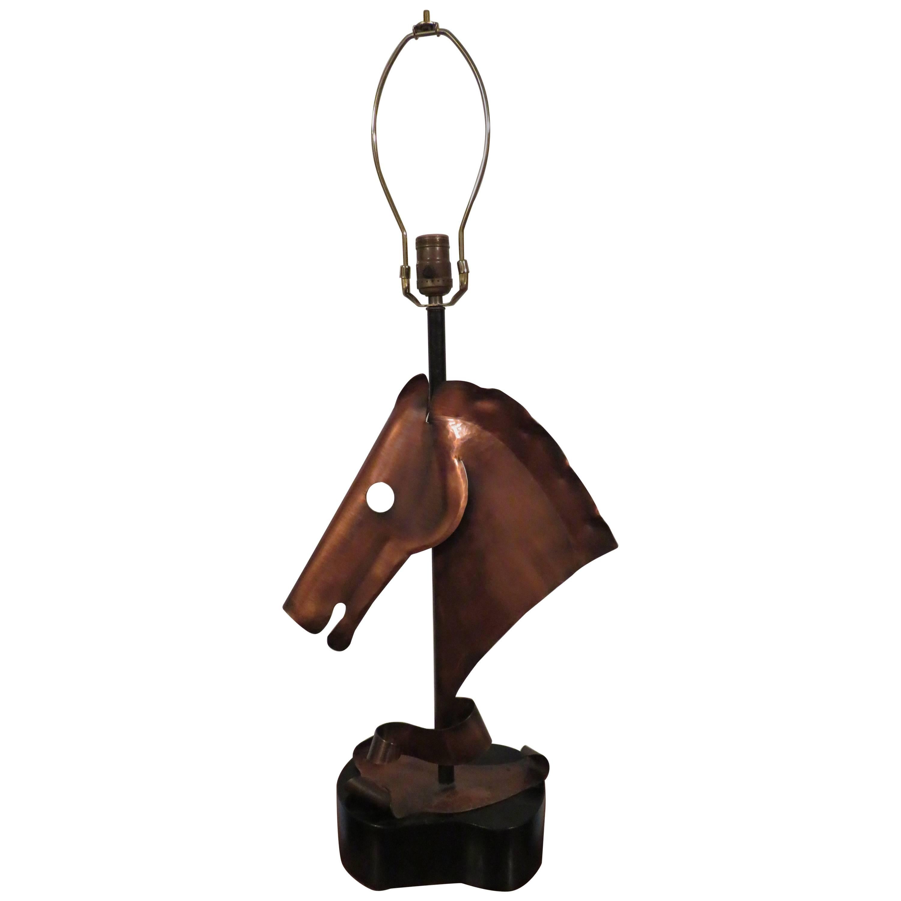 Schöne Heifetz-Pferdenkopf-Lampe aus Kupfer, Dänische Moderne, Mitte des Jahrhunderts im Angebot