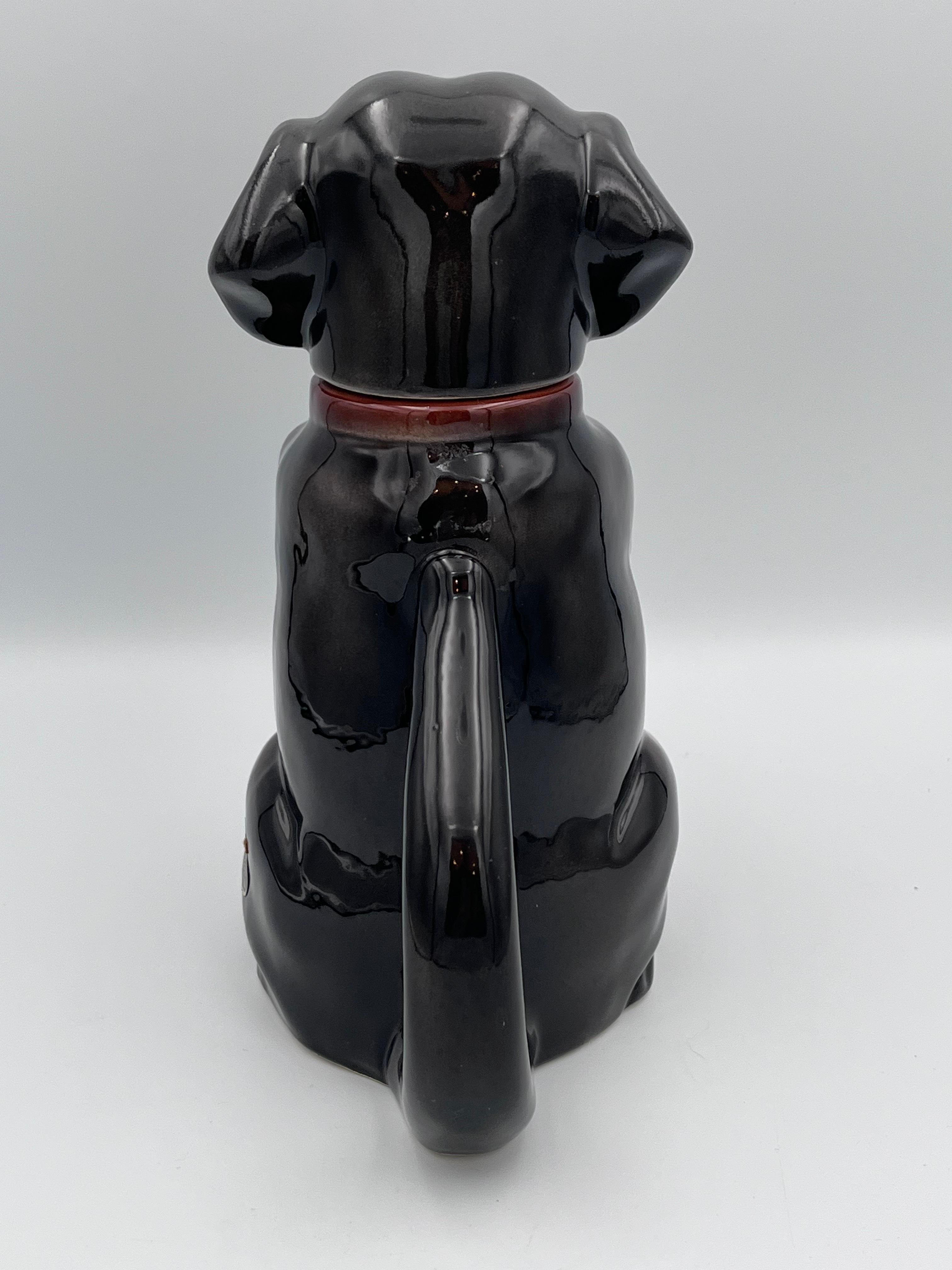 Belle théière en porcelaine teckel Allemagne fin des années 1940, Label d'origine Excellent état - En vente à Red Lion, PA