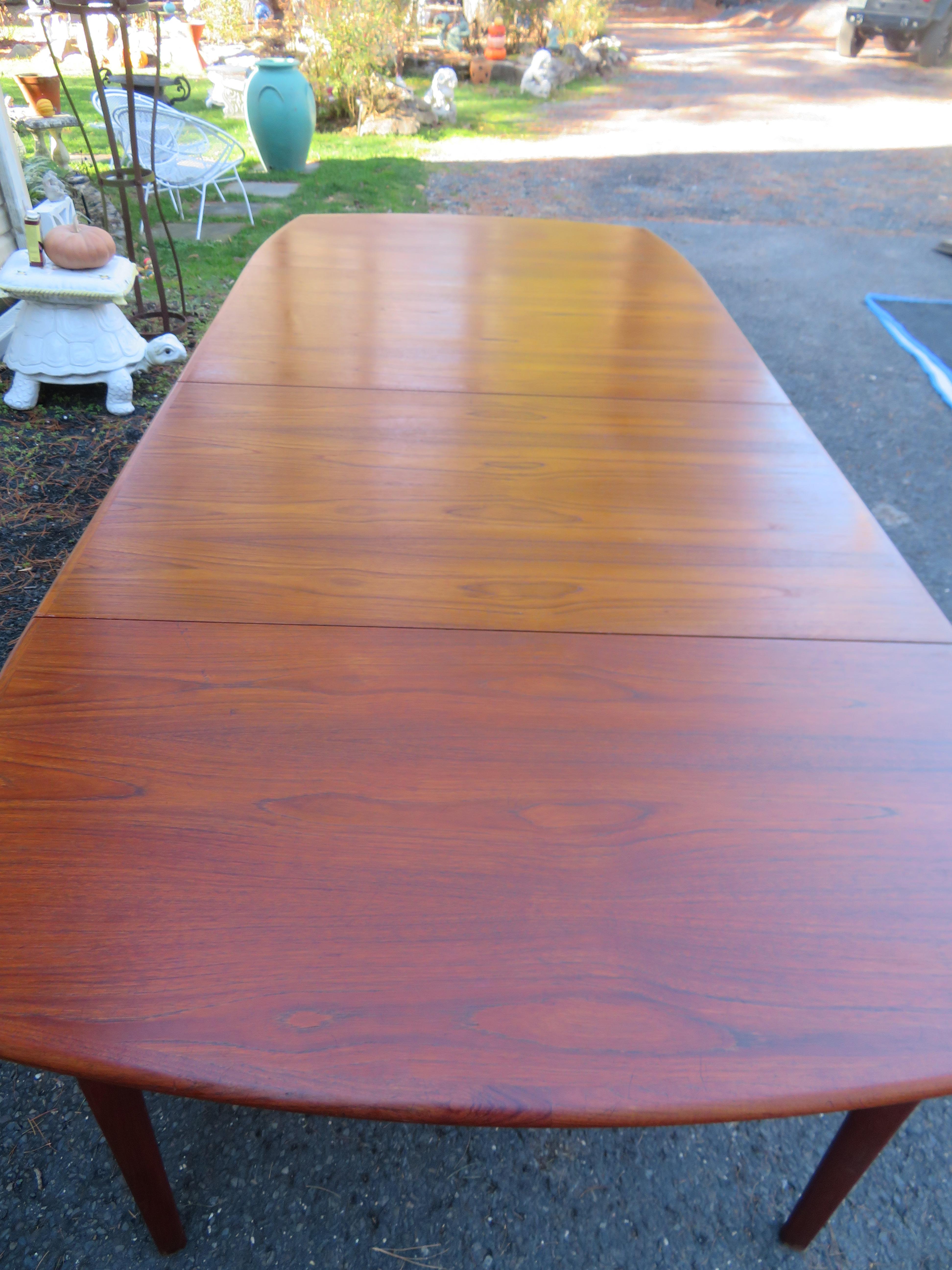 Handsome Danish Expandable Teak Dining Table by H. W. Klein for Bramin For Sale 9
