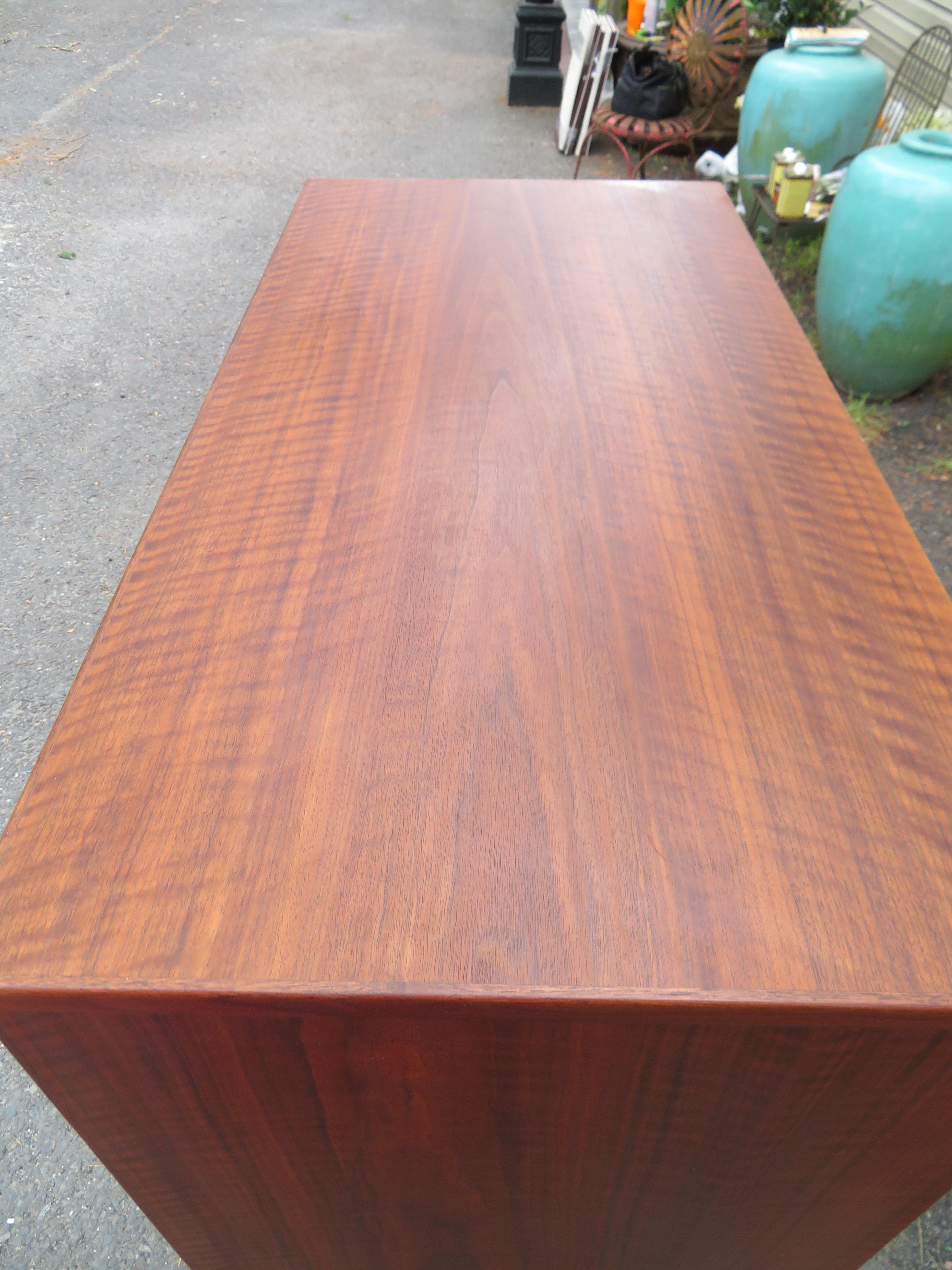 Bellissimo comò danese moderno in teak Johannes Andersen Mid-Century in vendita 3