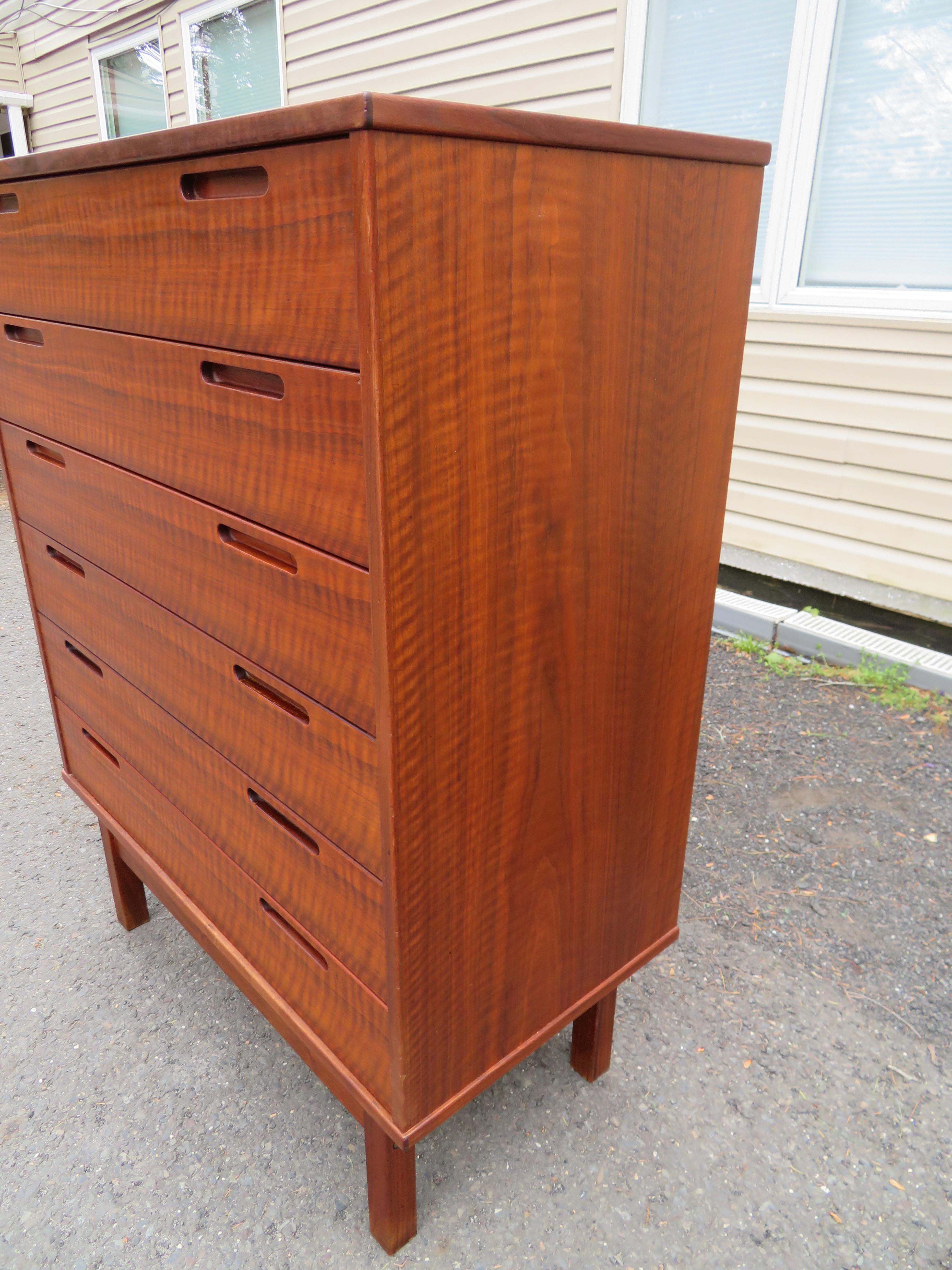 Handsome Danish Modern Teak Johannes Andersen Tall Dresser Mid-Century  For Sale 2