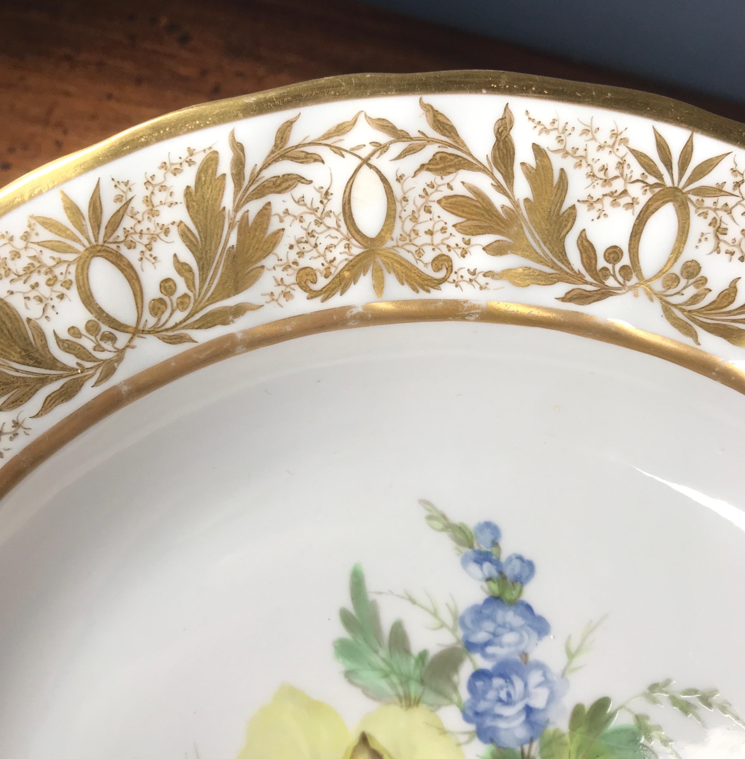 Hand-Painted Handsome Derby plate, Billingsley type flowers, c. 1790 For Sale