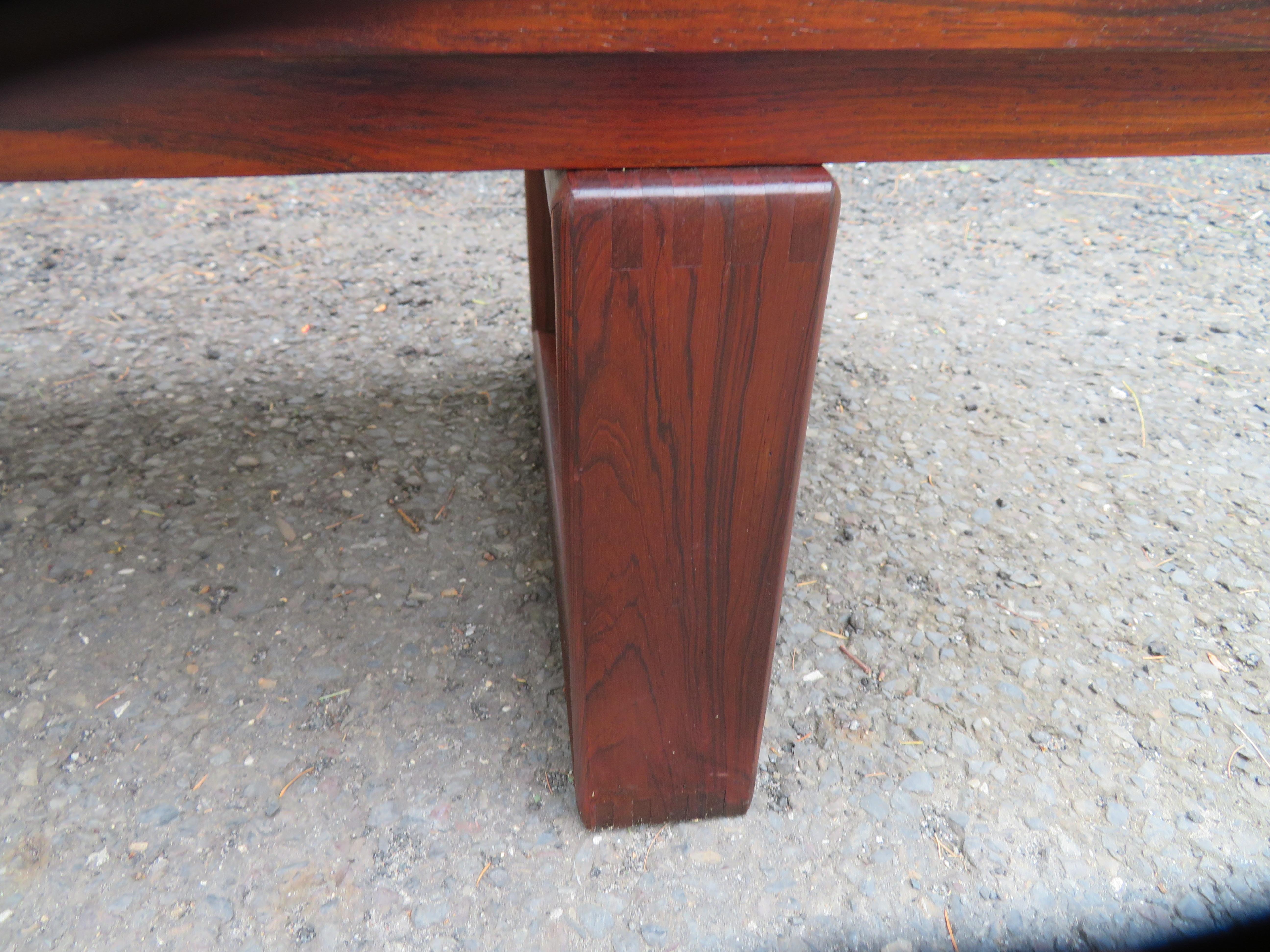 Bellissima credenza / credenza in palissandro danese Dyrlund con gambe a slitta in vendita 2