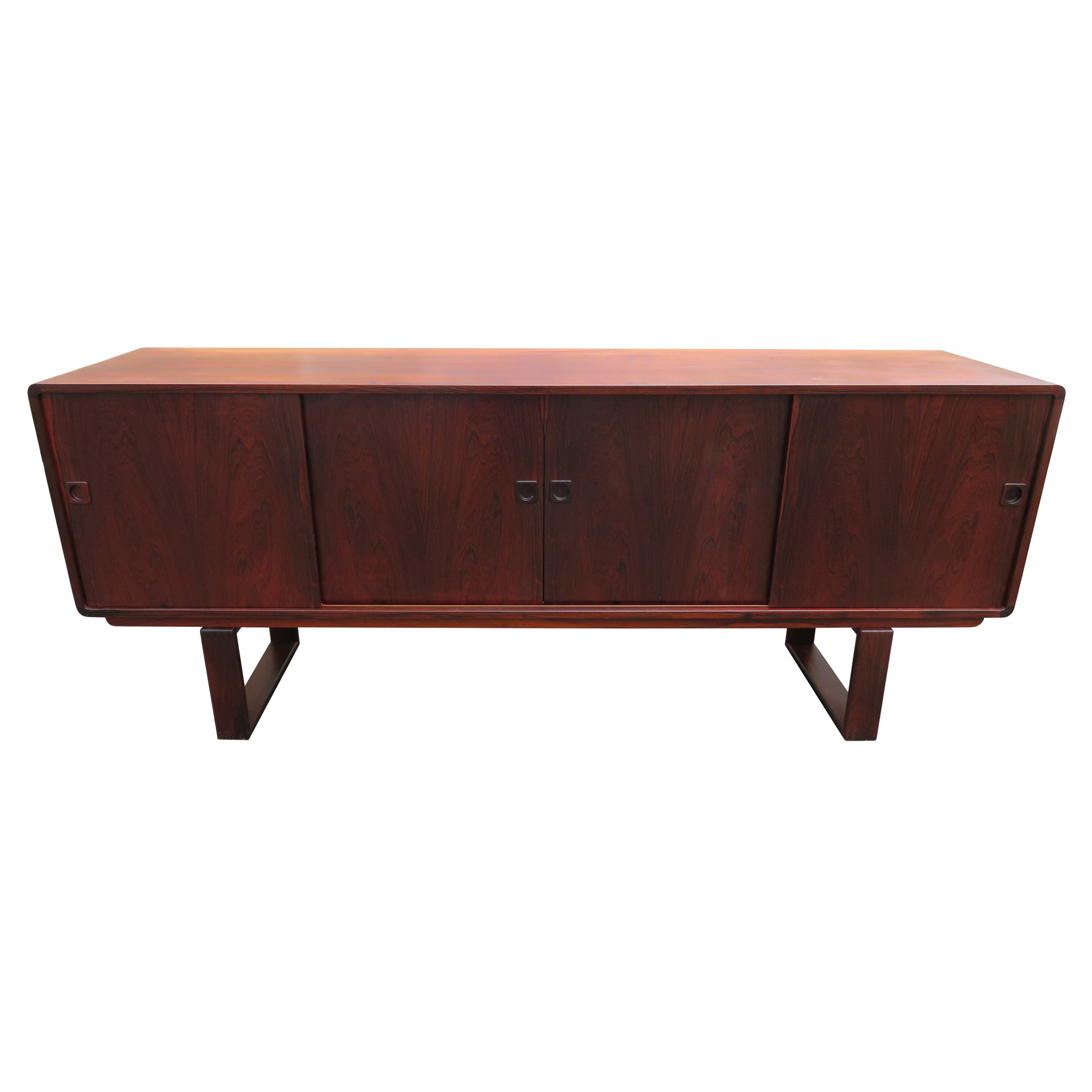 Bellissima credenza / credenza in palissandro danese Dyrlund con gambe a slitta in vendita