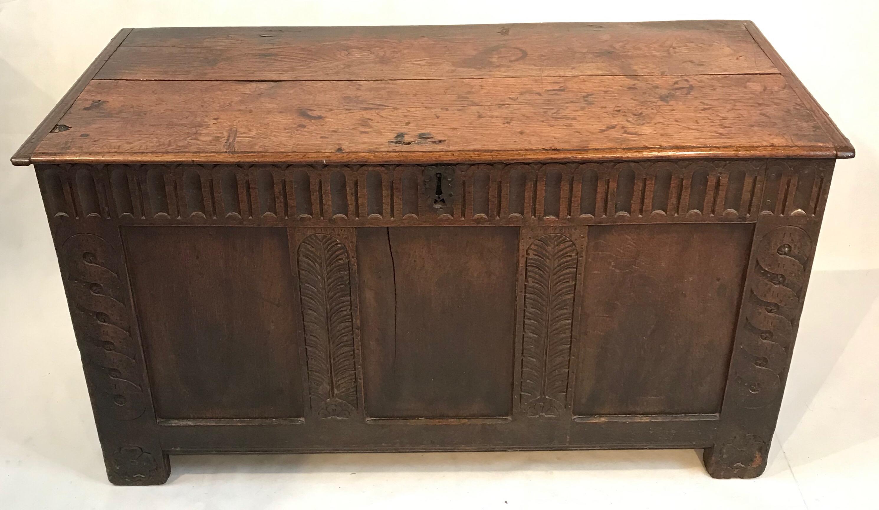 Handsome Early 18th Century British Coffer Blanket Chest 2