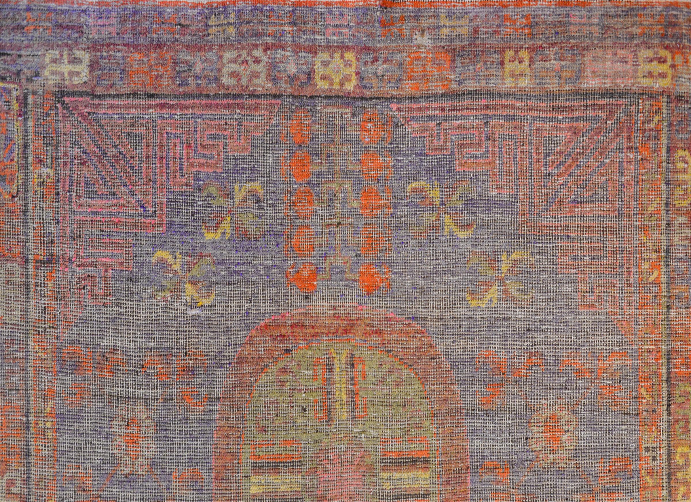 Hübscher Khotan-Teppich aus dem frühen 20. (Mitte des 20. Jahrhunderts) im Angebot