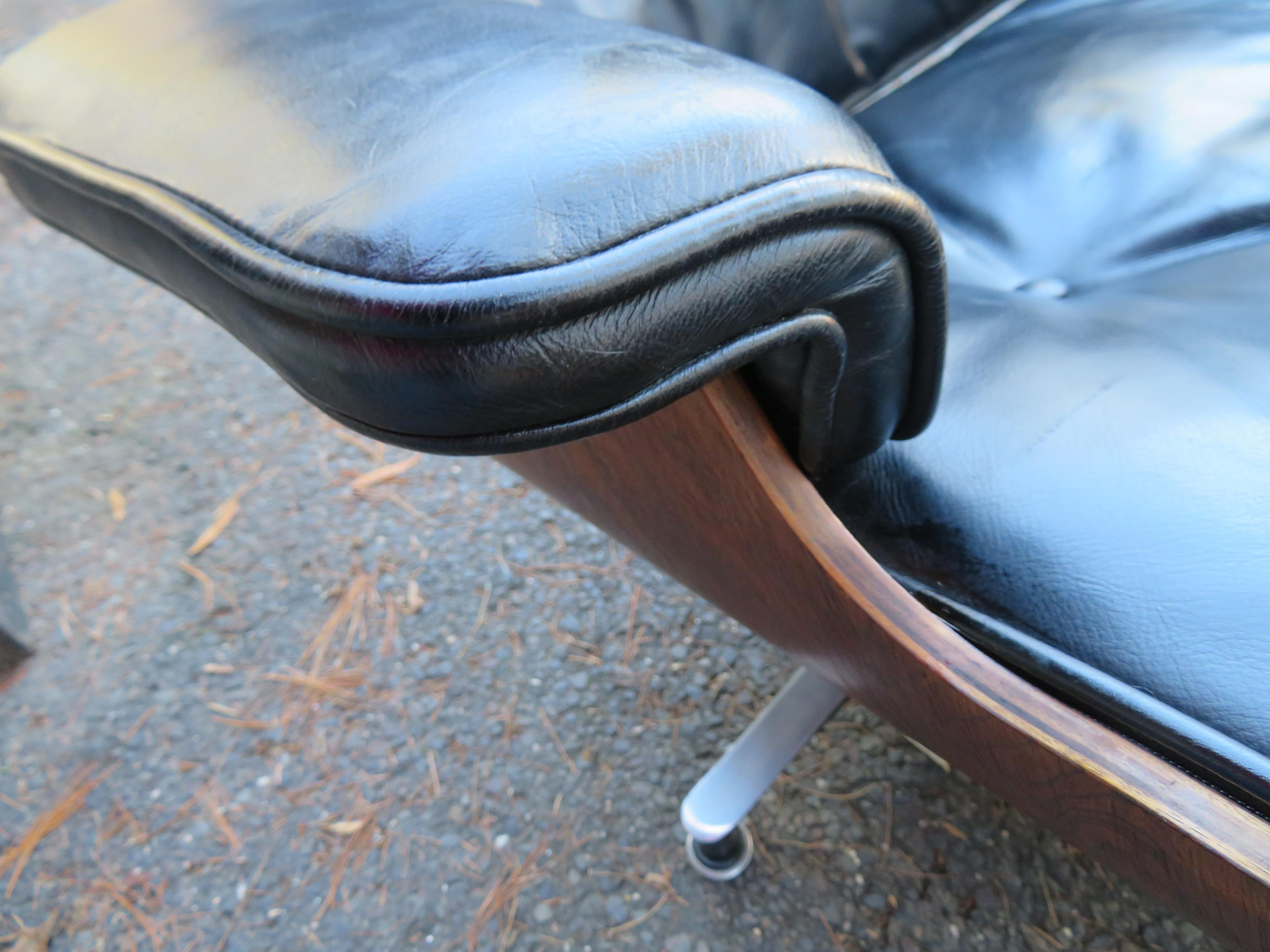 Handsome Early Rosewood Eames Lounge Chair Ottoman Mid-Century Modern 8