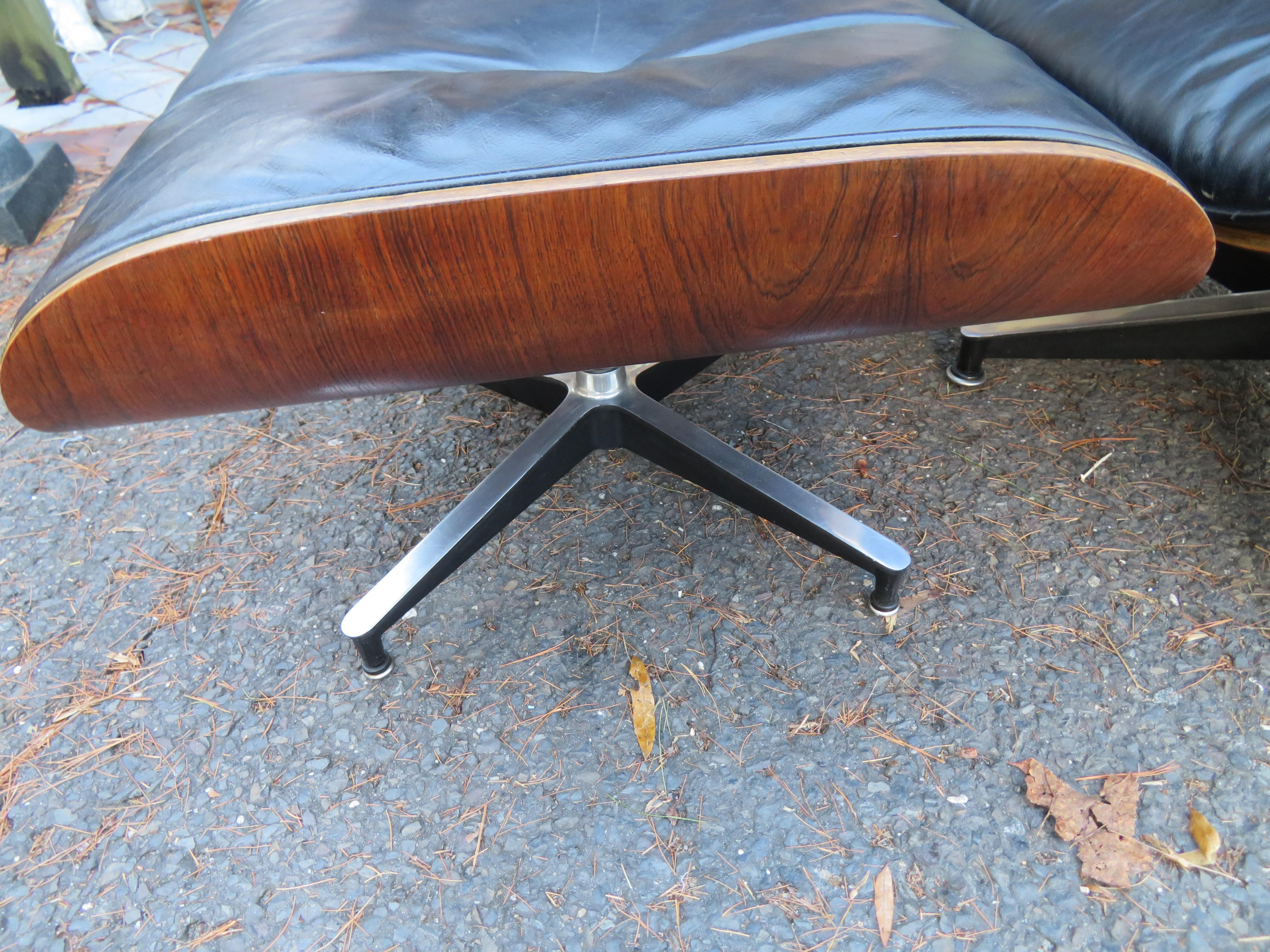 Handsome Early Rosewood Eames Lounge Chair Ottoman Mid-Century Modern 10