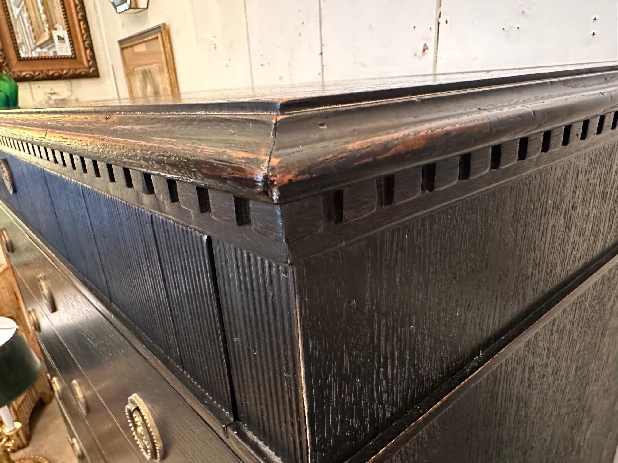 North American Handsome Ebonized Wood Regency Style Chest of Drawers For Sale