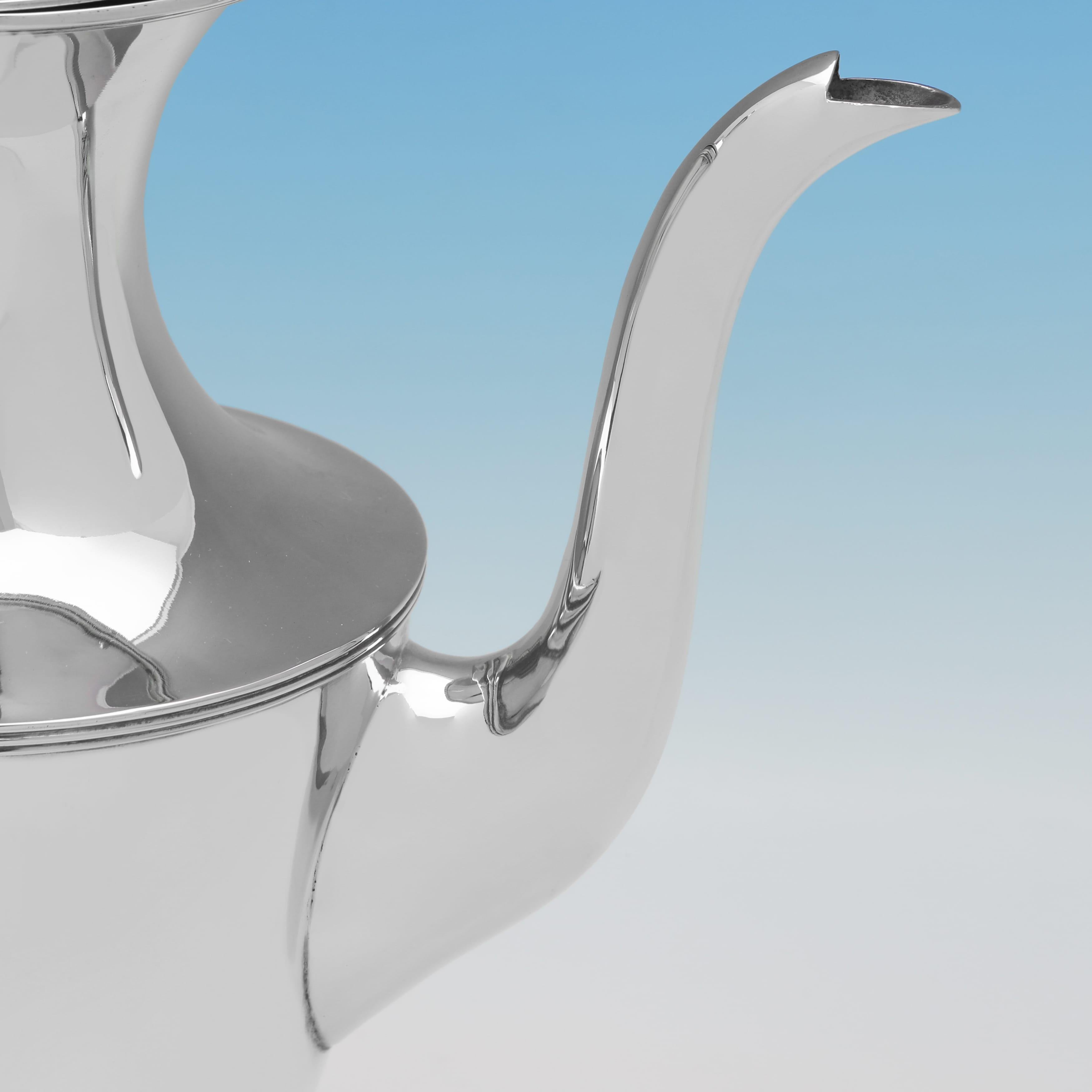 Preciosa cafetera eduardiana de plata de ley fabricada por Mappin & Webb en 1904 Inglés en venta