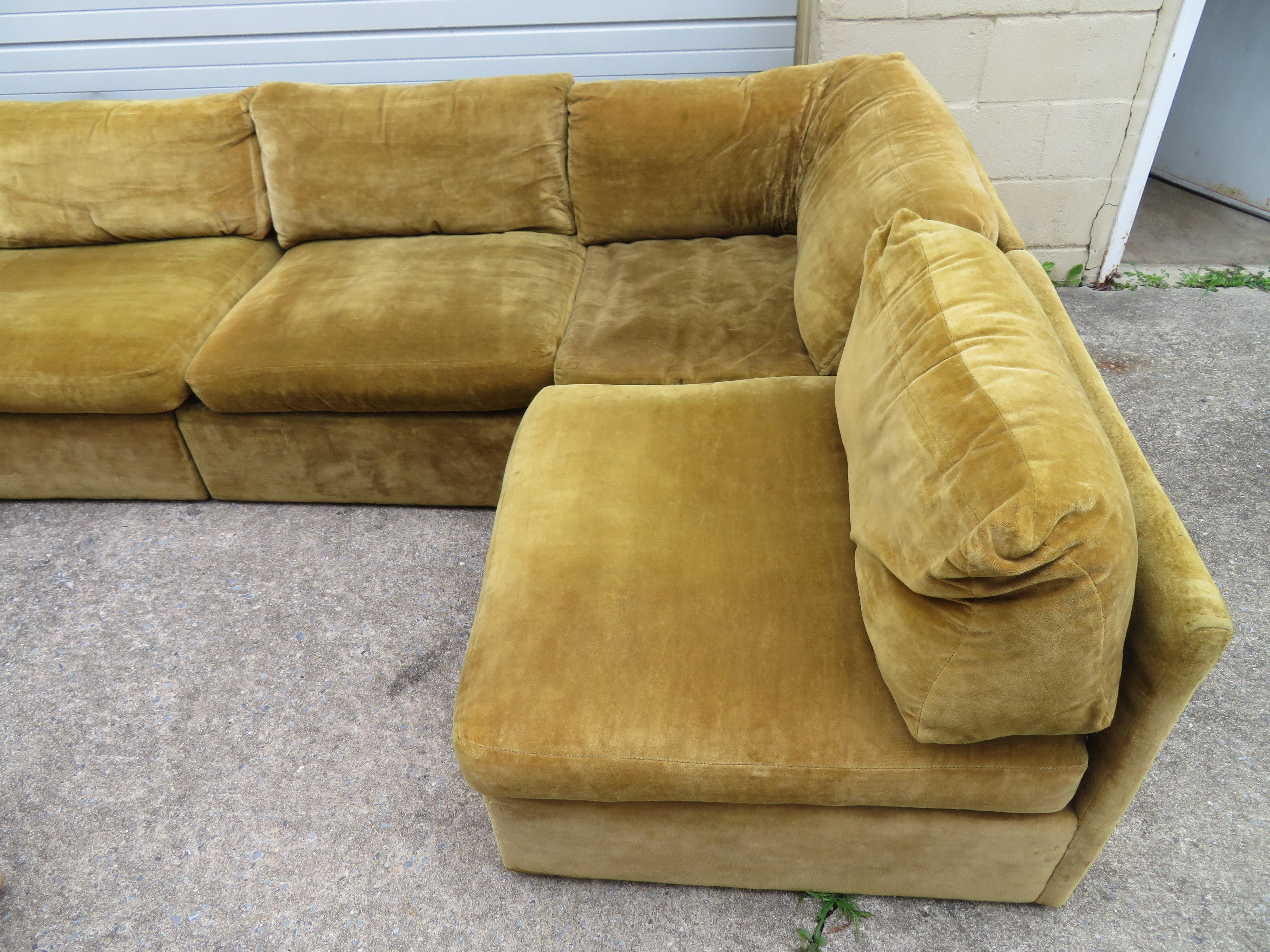 American Handsome Eight-Piece Signed Milo Baughman Sectional Cube Sofa Mid-Century Modern