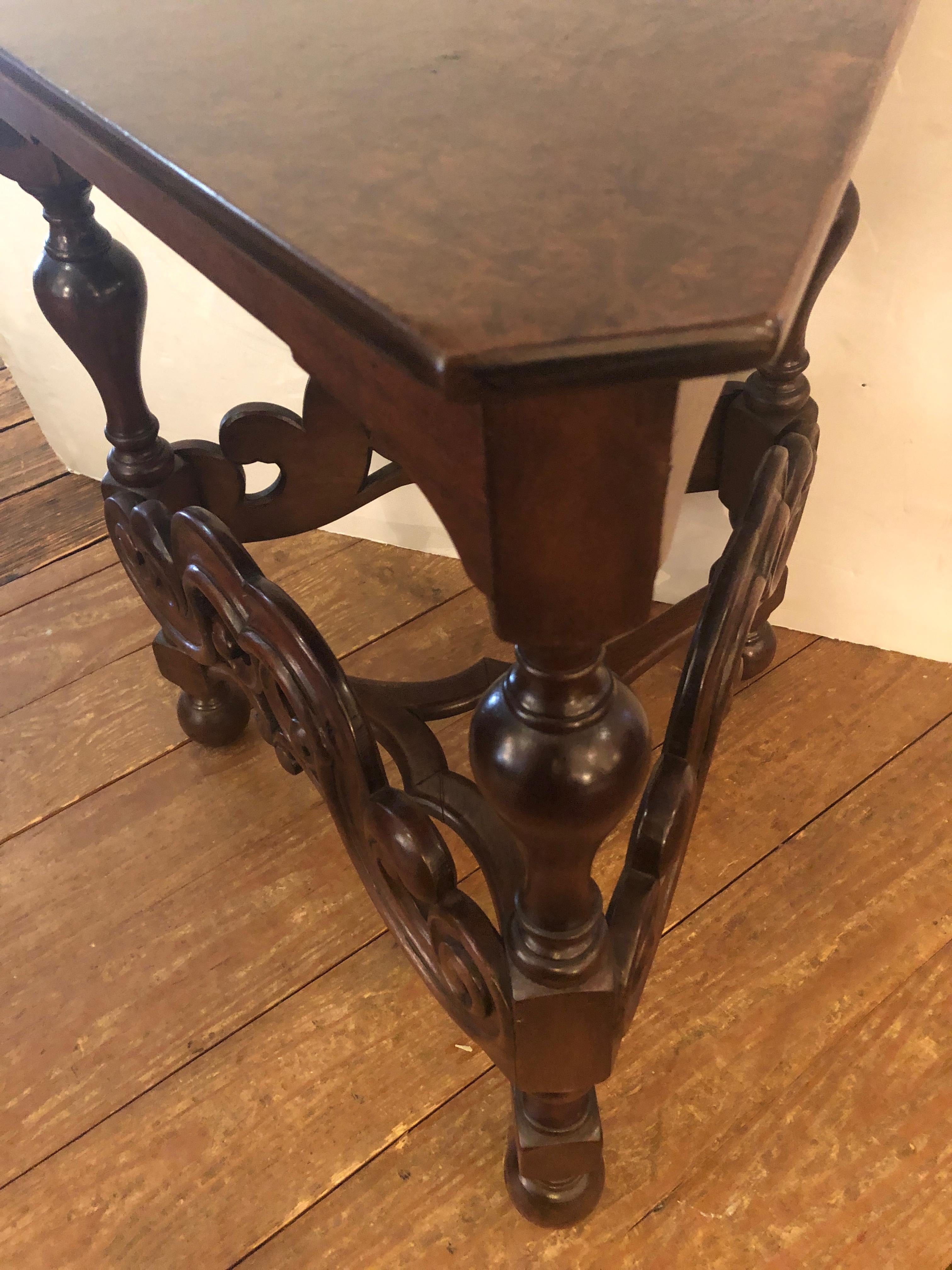 Handsome English Antique Triangular Walnut Side End Table For Sale 5