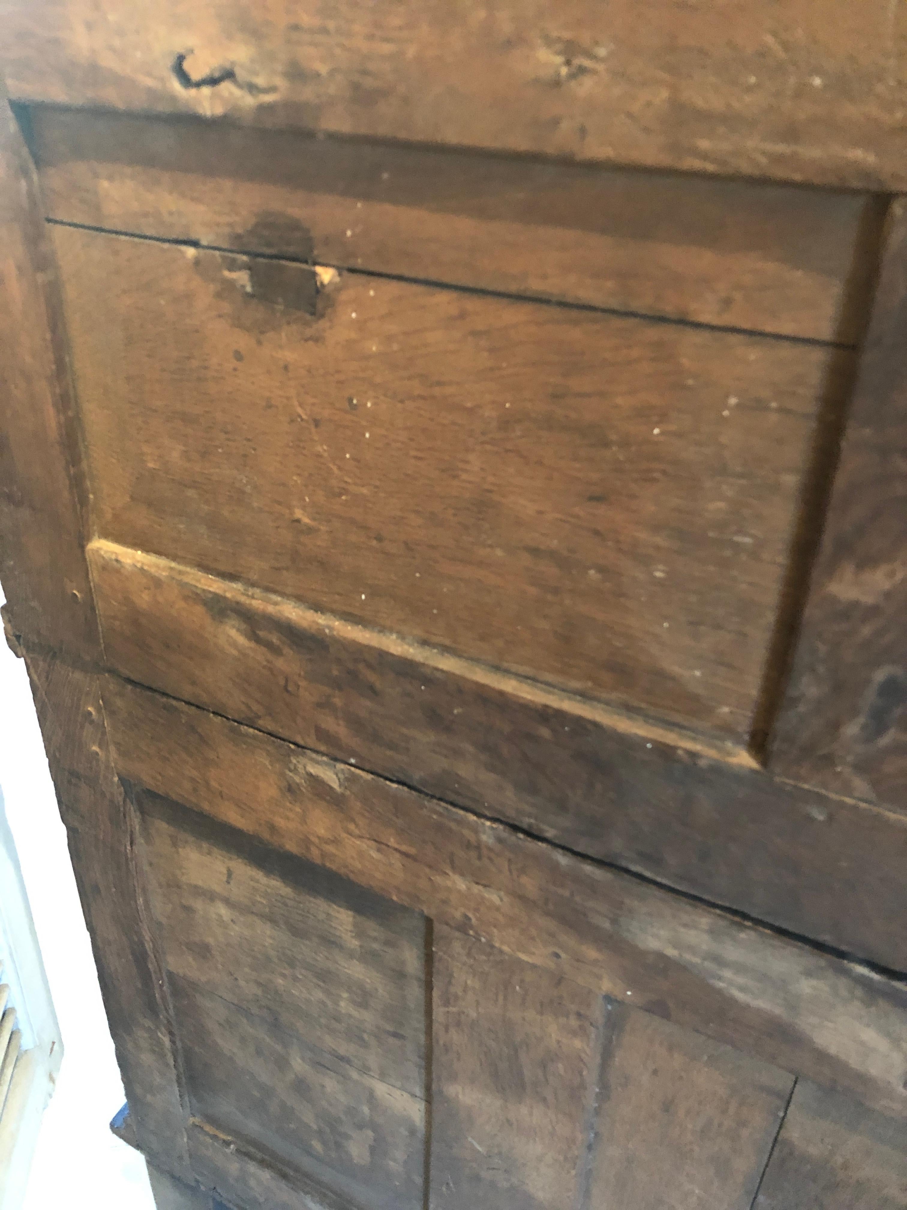 Handsome English Antique Walnut Chest of Drawers For Sale 12