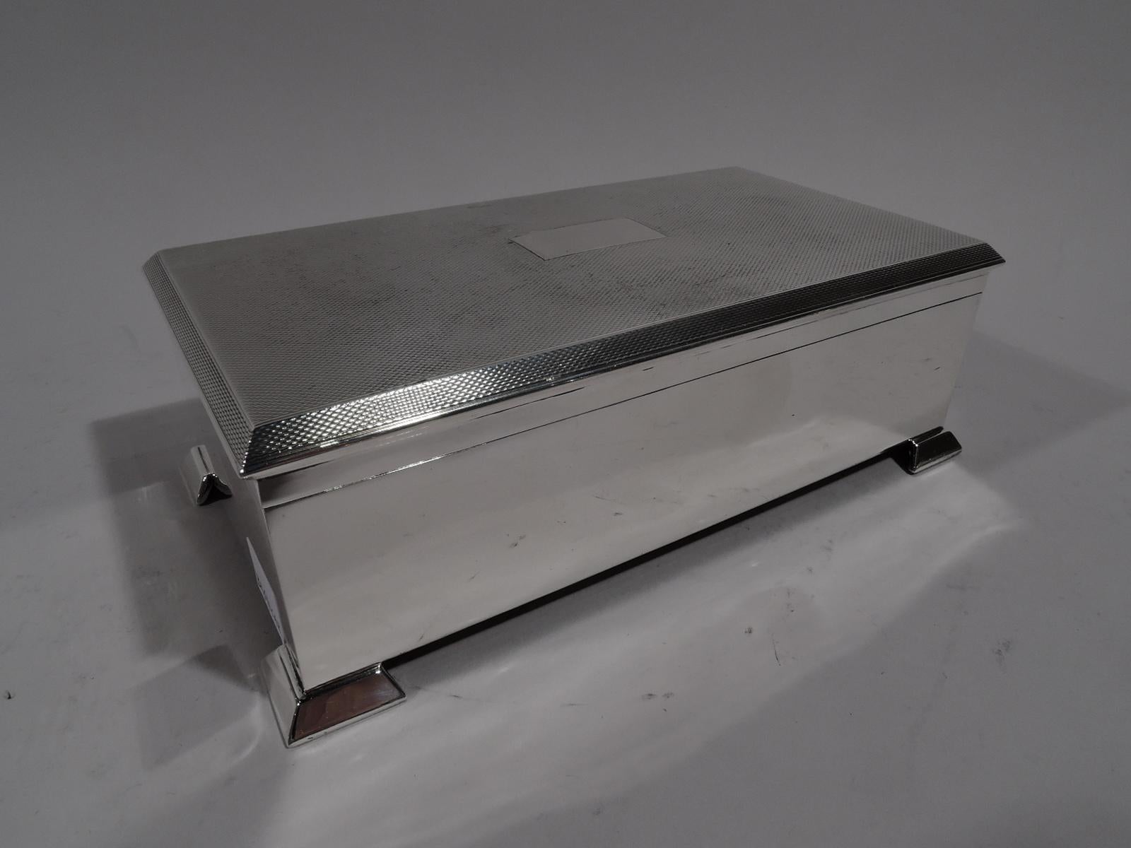 Handsome English Art Deco Sterling Silver Box In Excellent Condition In New York, NY