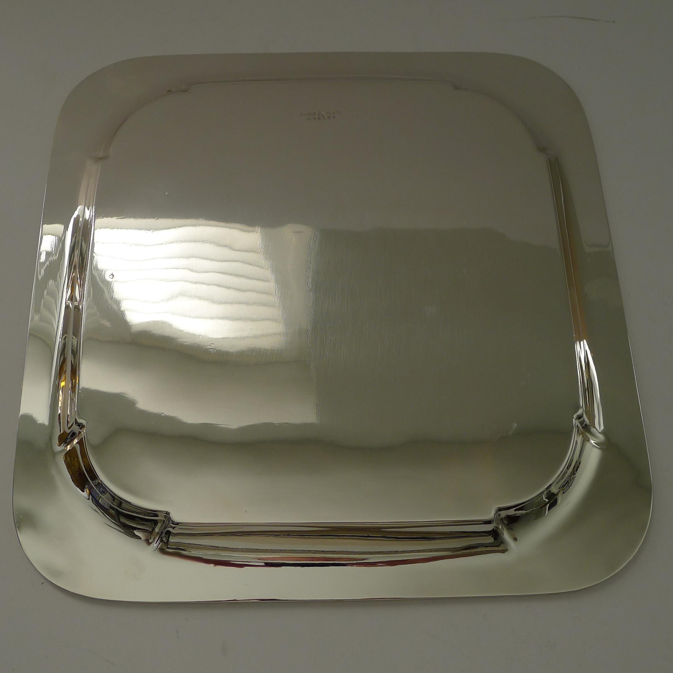 Bonita bandeja cuadrada inglesa de cóctel chapada en plata c.1890 Fines del siglo XIX en venta