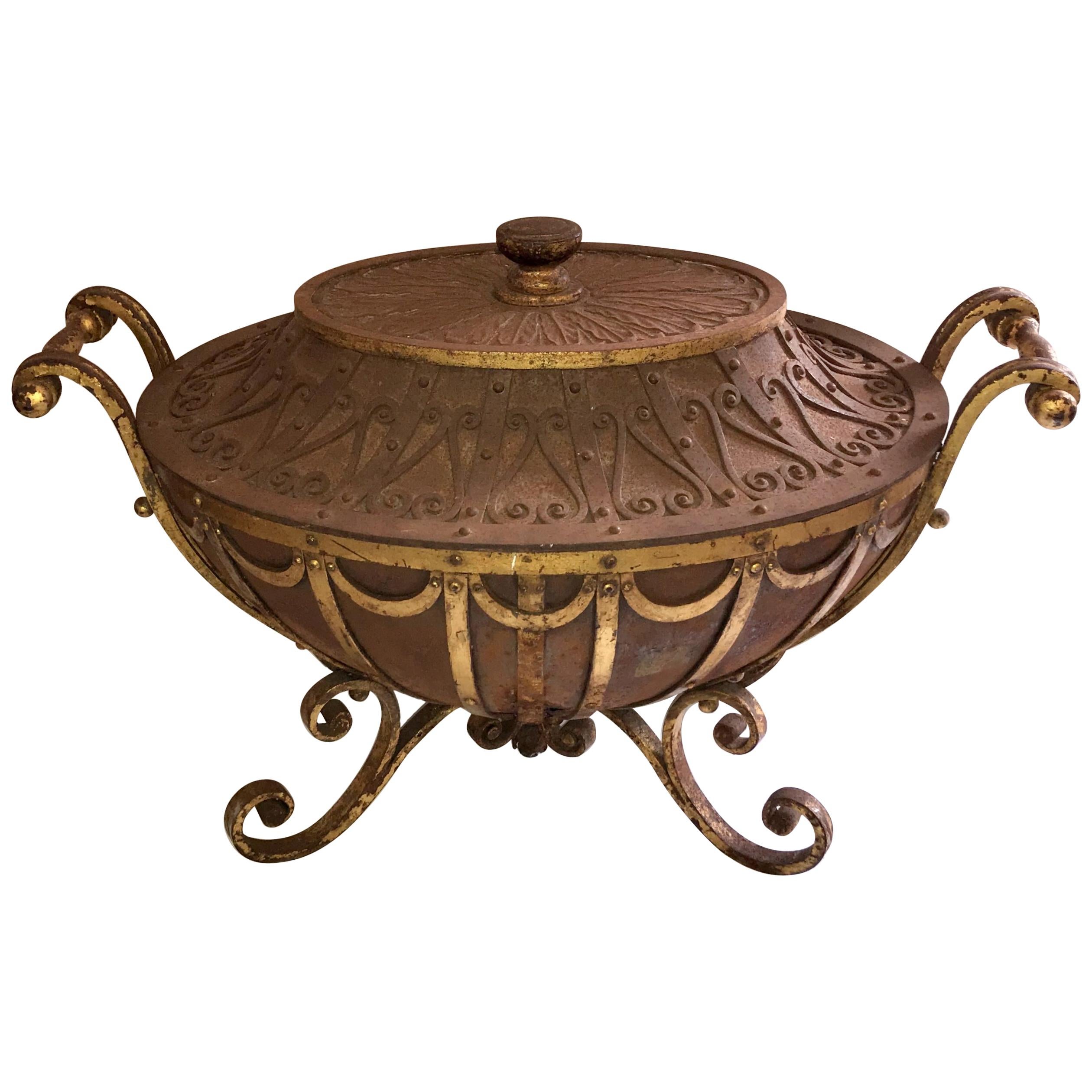 Belle urne anglaise de style Régence édouardienne en forme de grande guirlande néoclassique avec bouchon de charbon