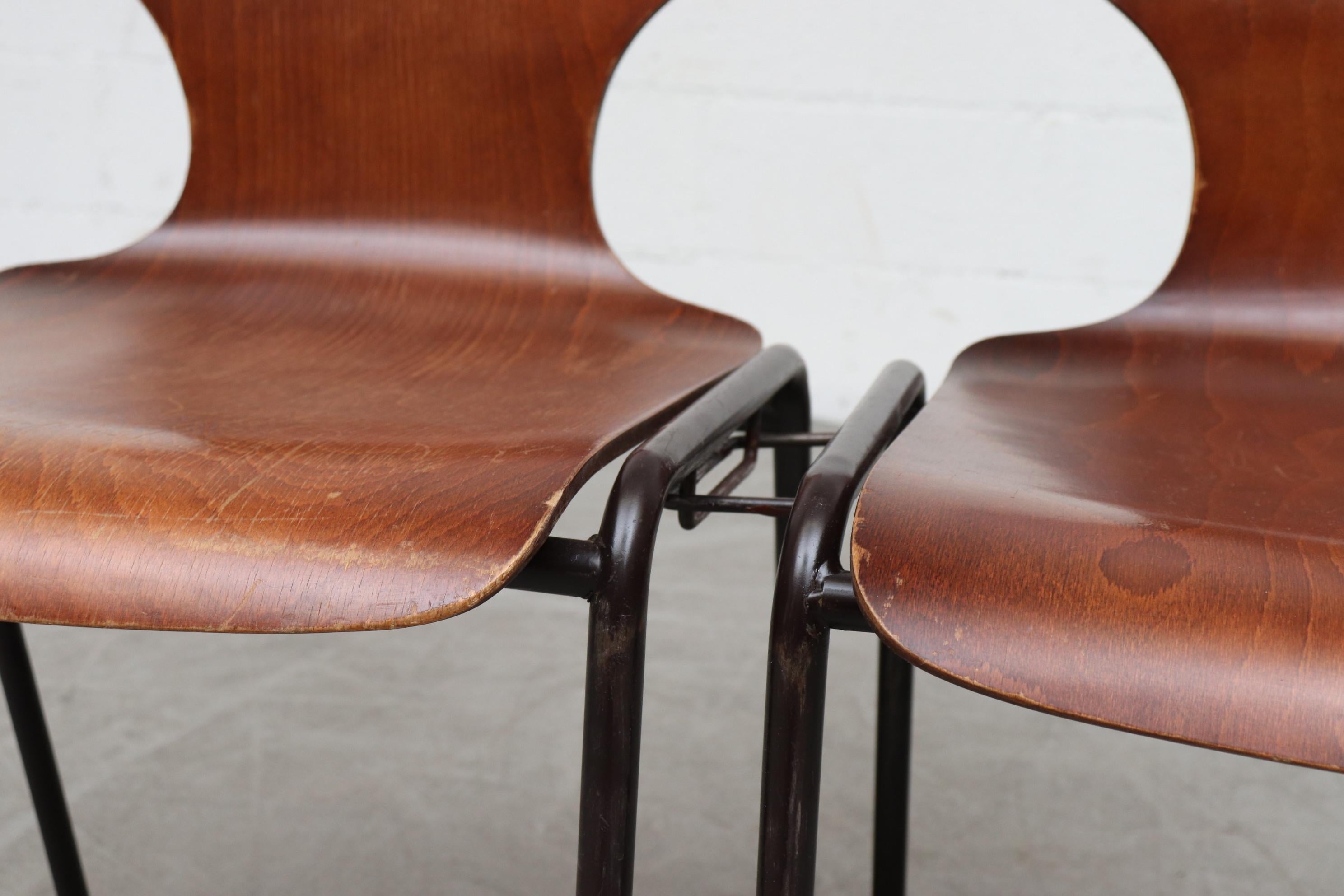 Néerlandais Superbes chaises de salle à manger empilables de style Fritz Hansen du milieu du siècle dernier en vente