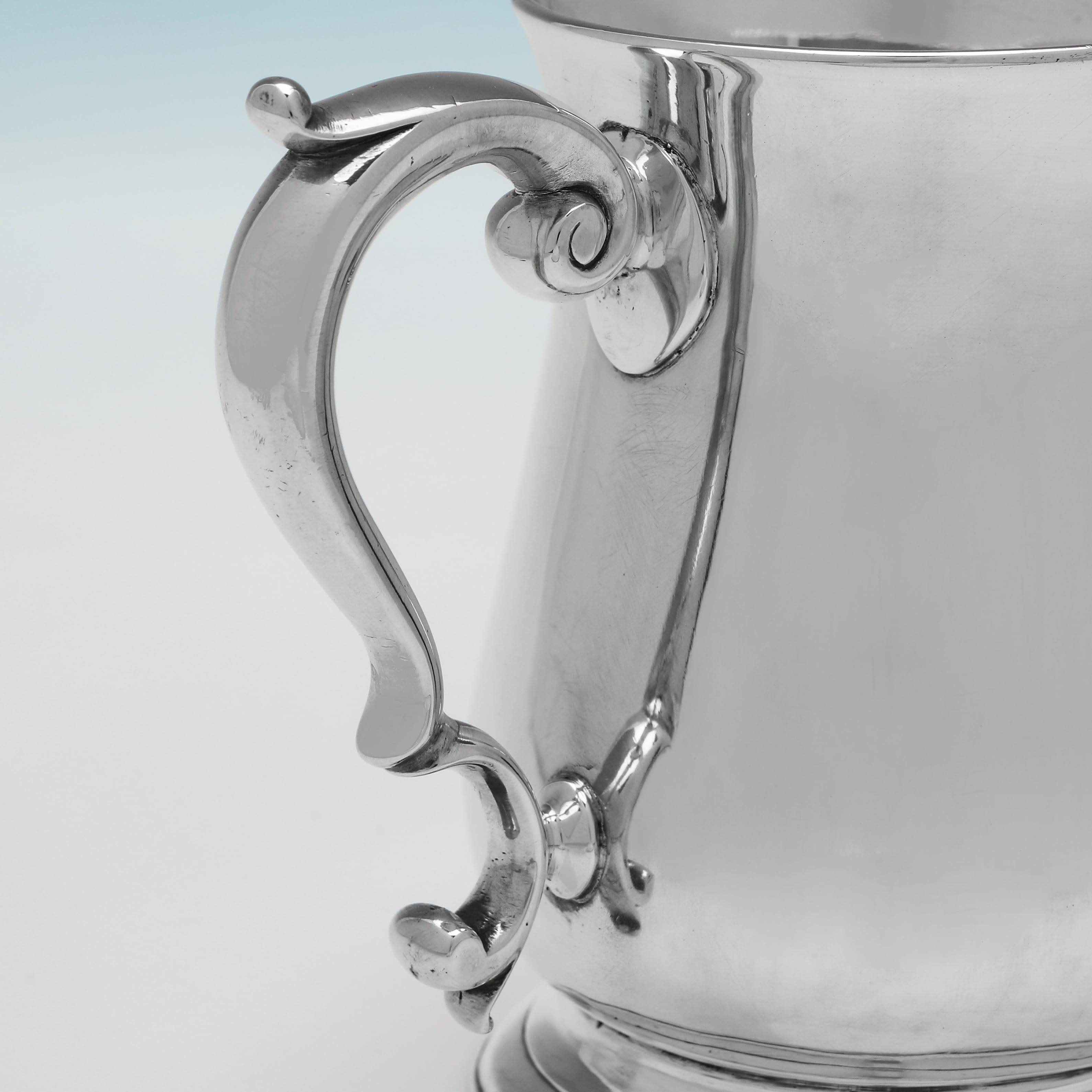 Belle chope George II en argent sterling en forme de balustre, fabriquée en 1751 Bon état - En vente à London, London