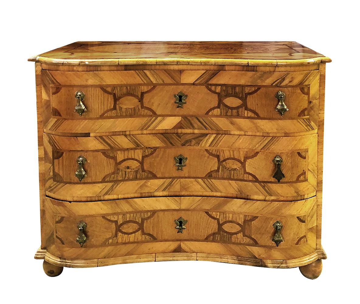 Handsome German Baroque Style Reverse-Serpentine Parquetry 3-Drawer Chest In Good Condition For Sale In San Francisco, CA
