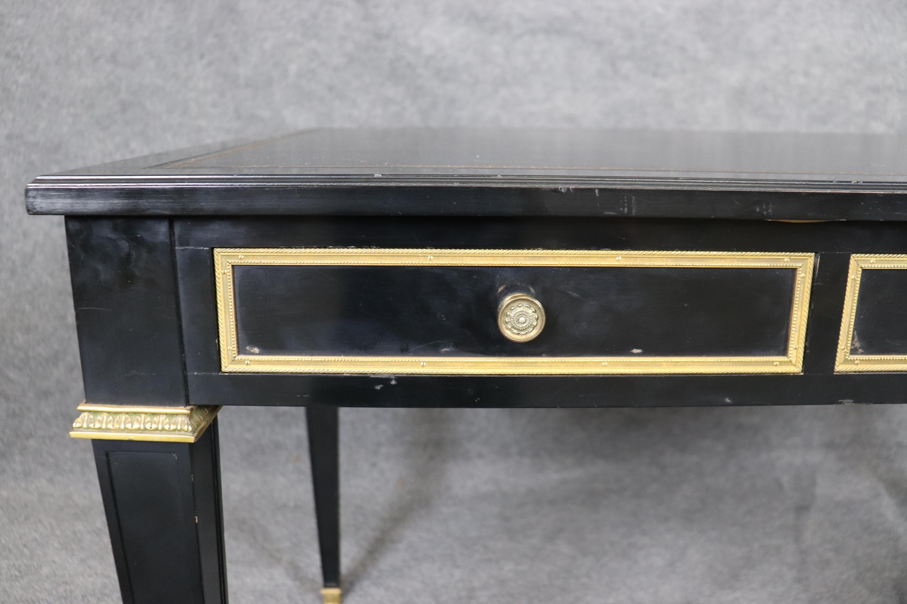 Splendida scrivania direzionale Maison Jansen in bronzo dorato e ormeggio in vendita 8