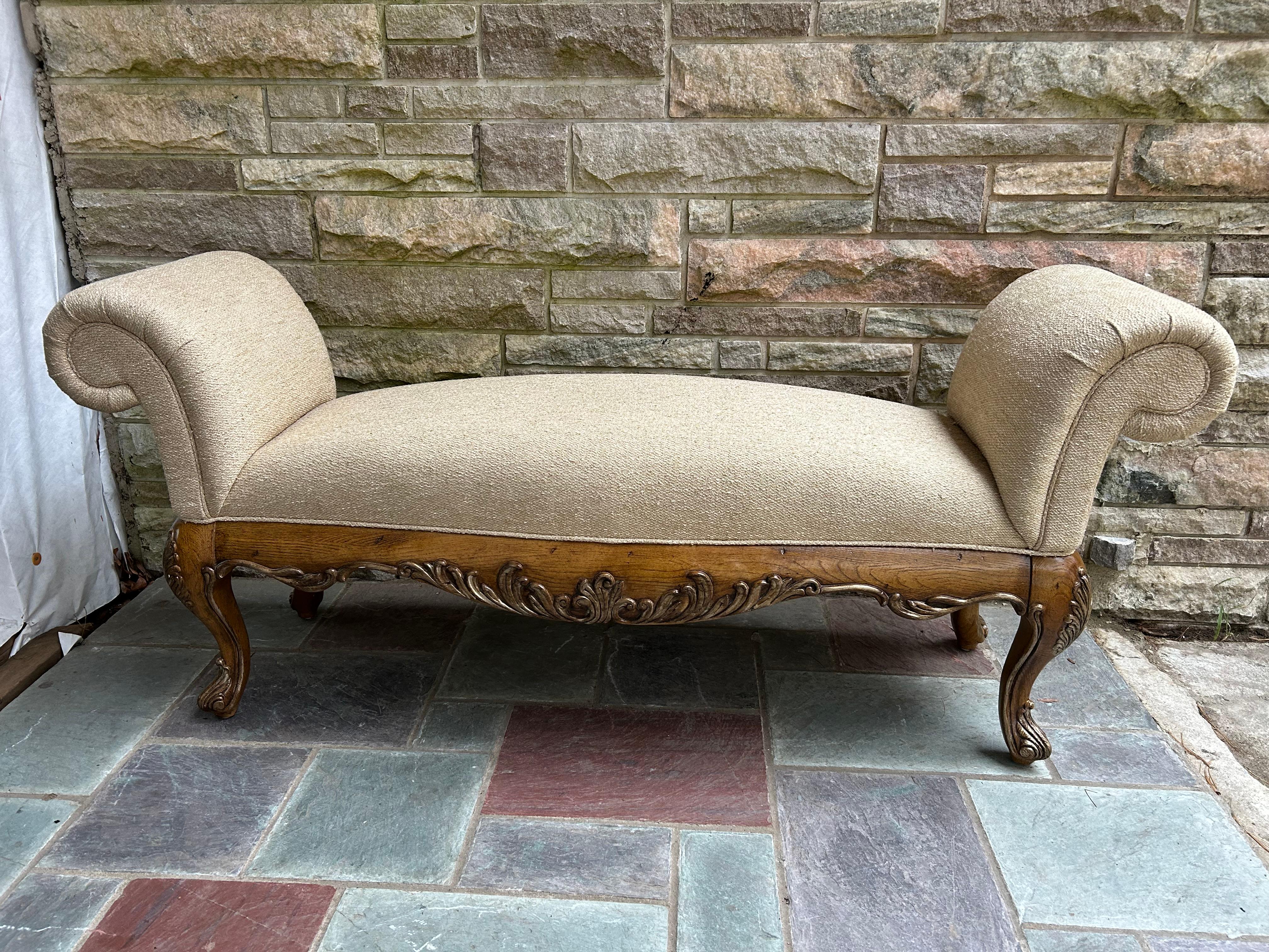 Magnifique banc en noyer tapissé style Upholstering Louis XV Mid-Century en vente 2